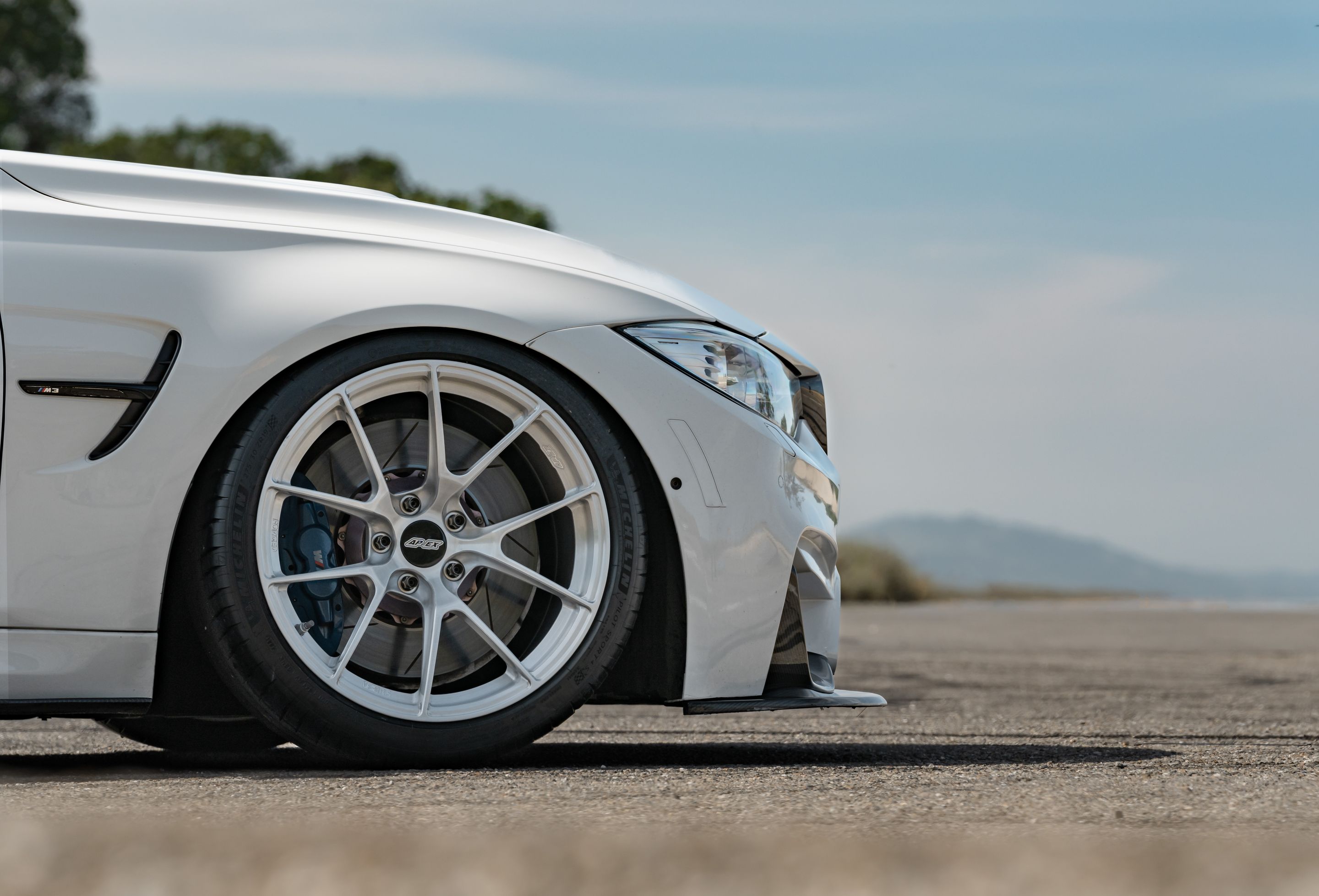 White BMW F80 M3 with 19" VS-5RS Apex wheels in Brushed Clear