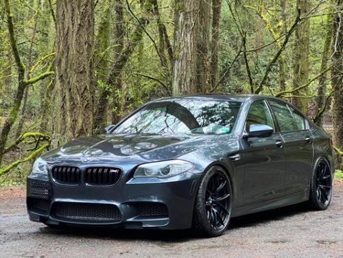 Black BMW M5 - VS-5RS in Satin Black
