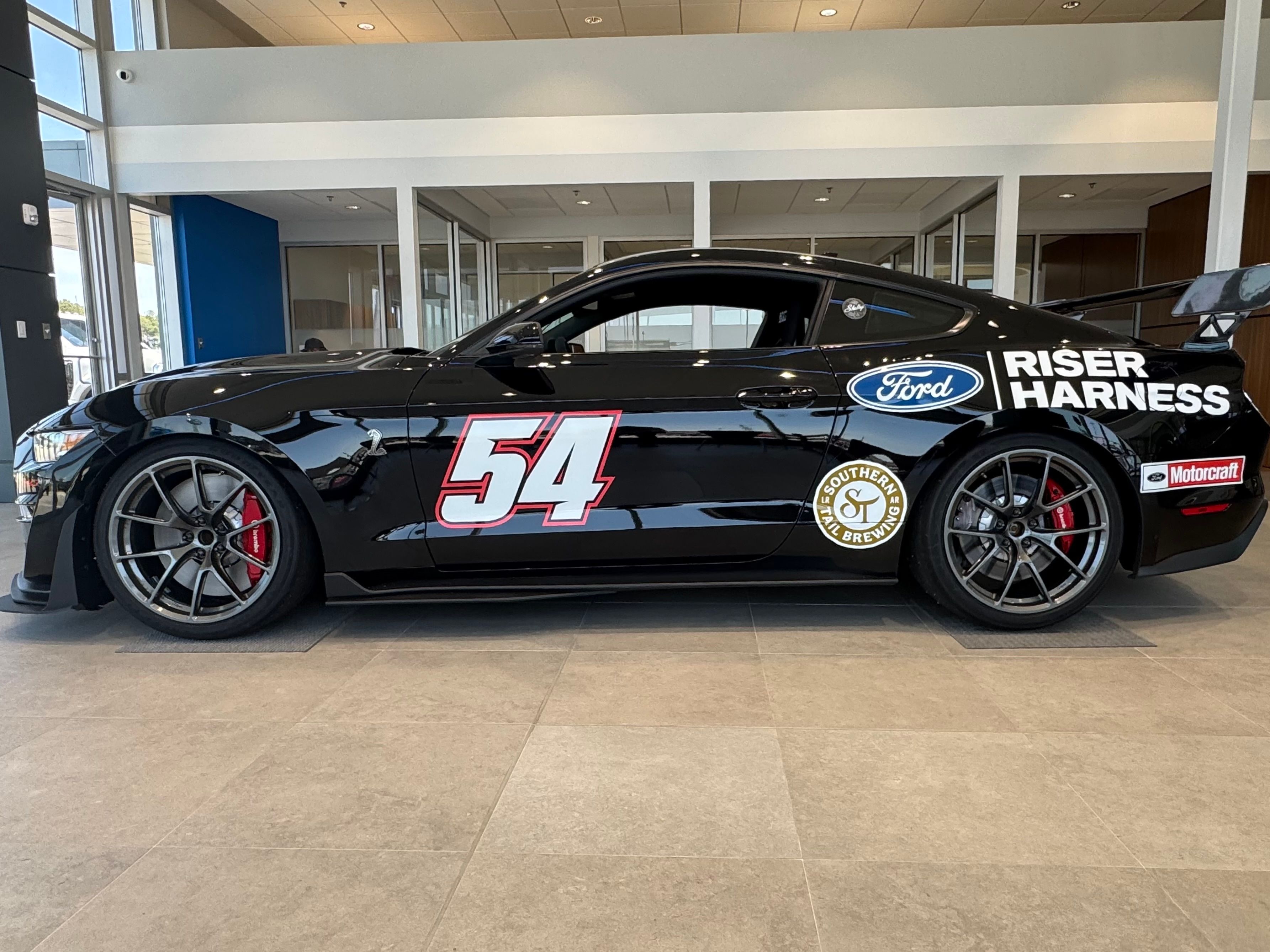Black Ford Mustang - VS-5RE in Anthracite