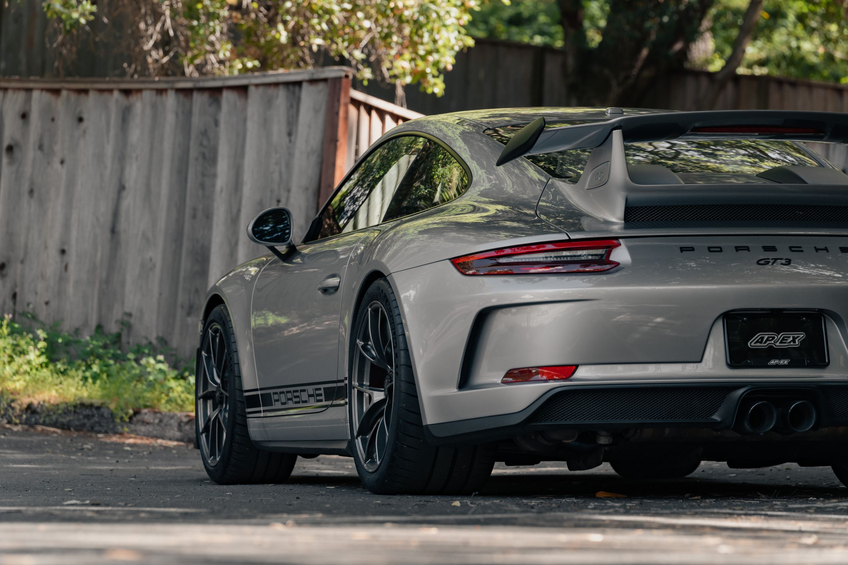 Silver Porsche 911 991.2 GT3 with 19" VS-5RS Apex wheels in Anthracite