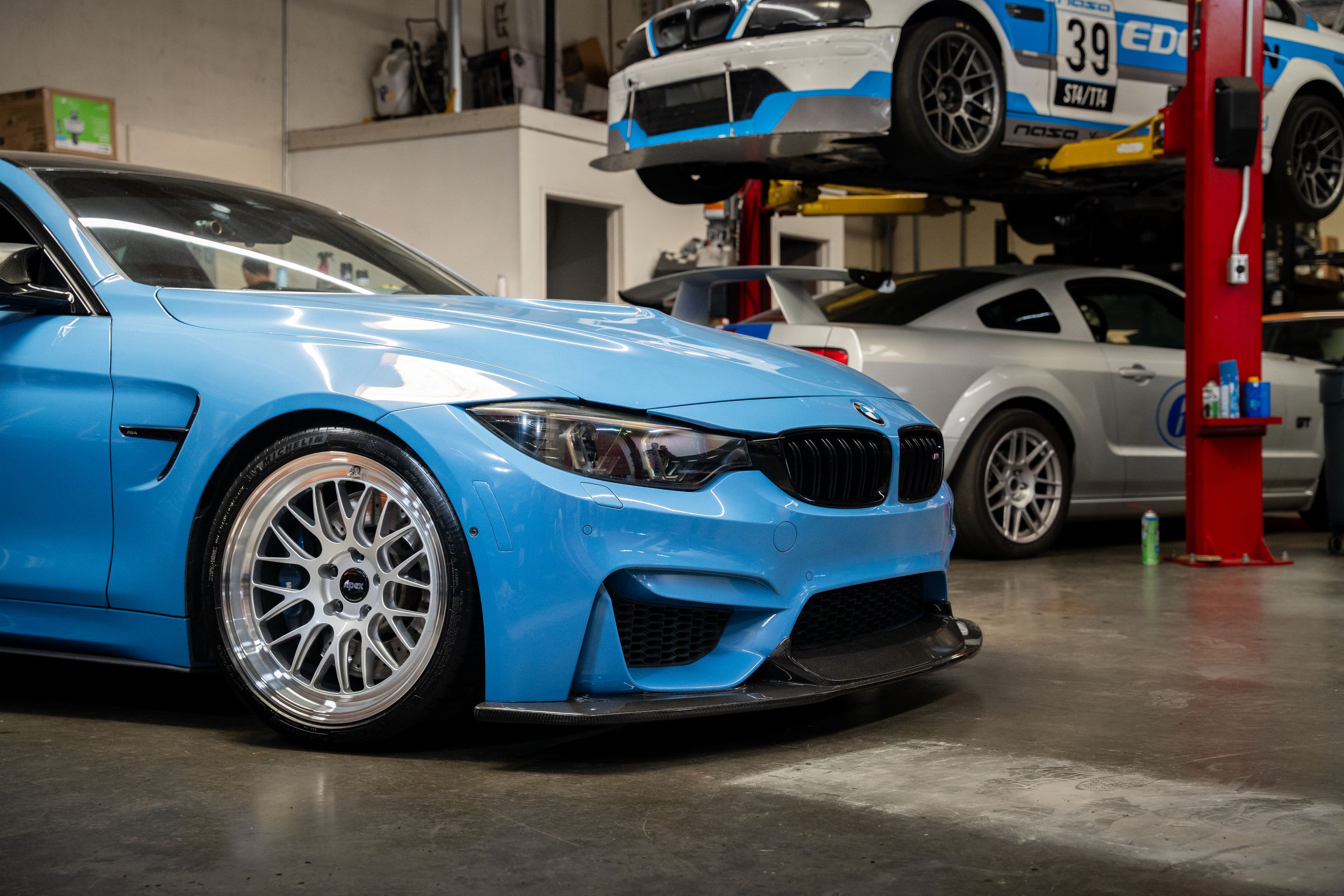 Blue BMW F82 Coupe M4 with 19" ML-10RT Apex wheels in Machined Lip Race Silver