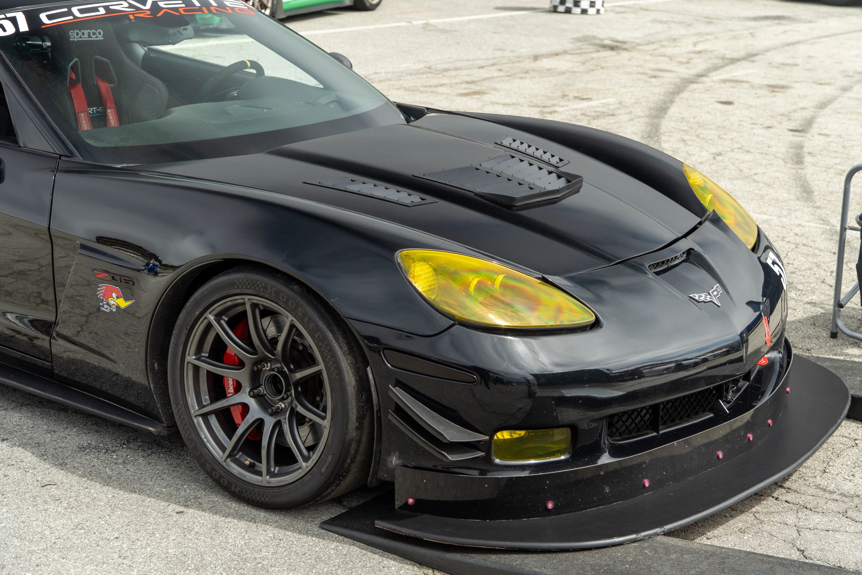 Black Chevrolet C6 Corvette Z06 with 18" SM-10 Apex wheels in Anthracite