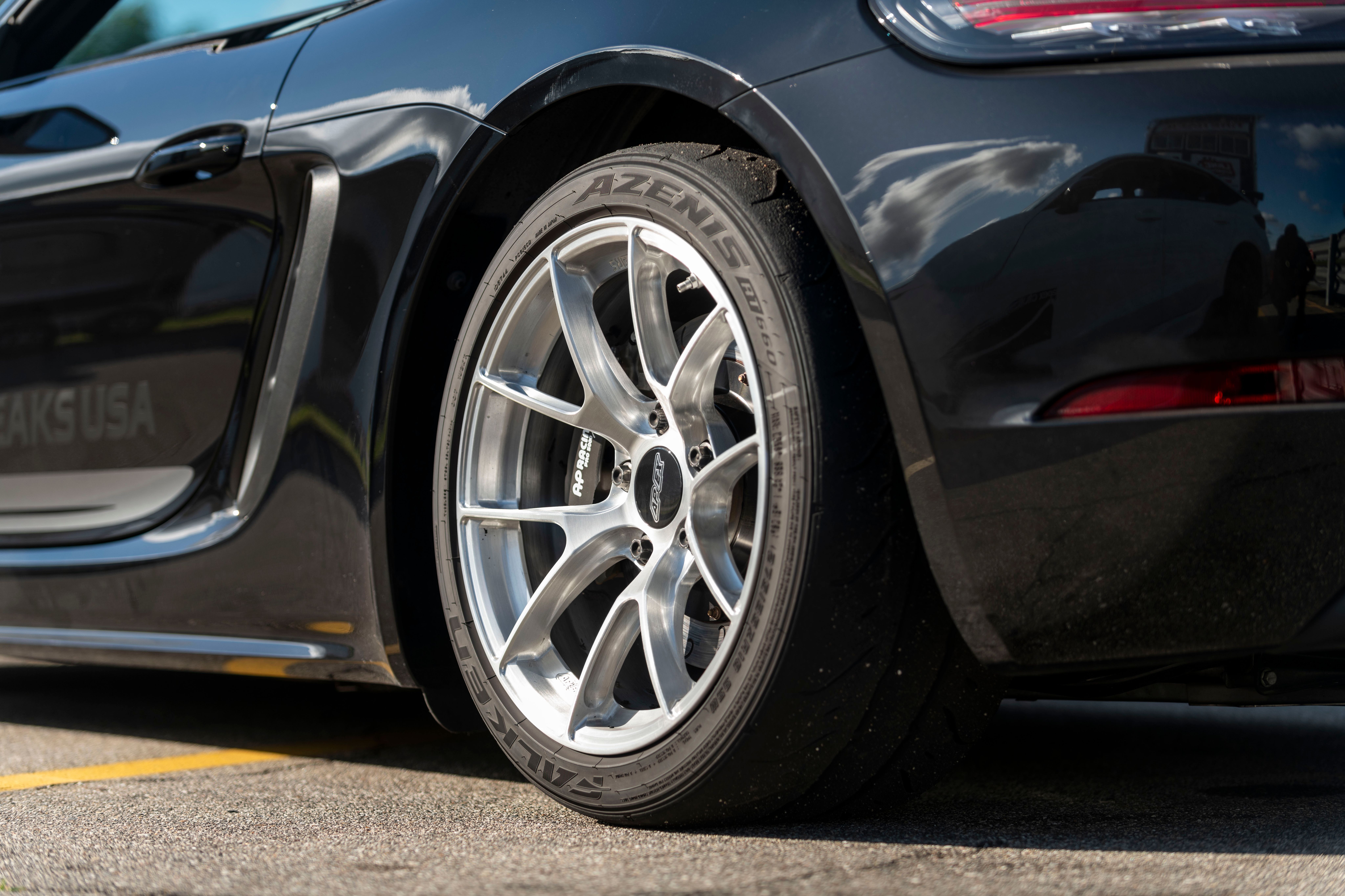 Porsche 718 Cayman T with 18