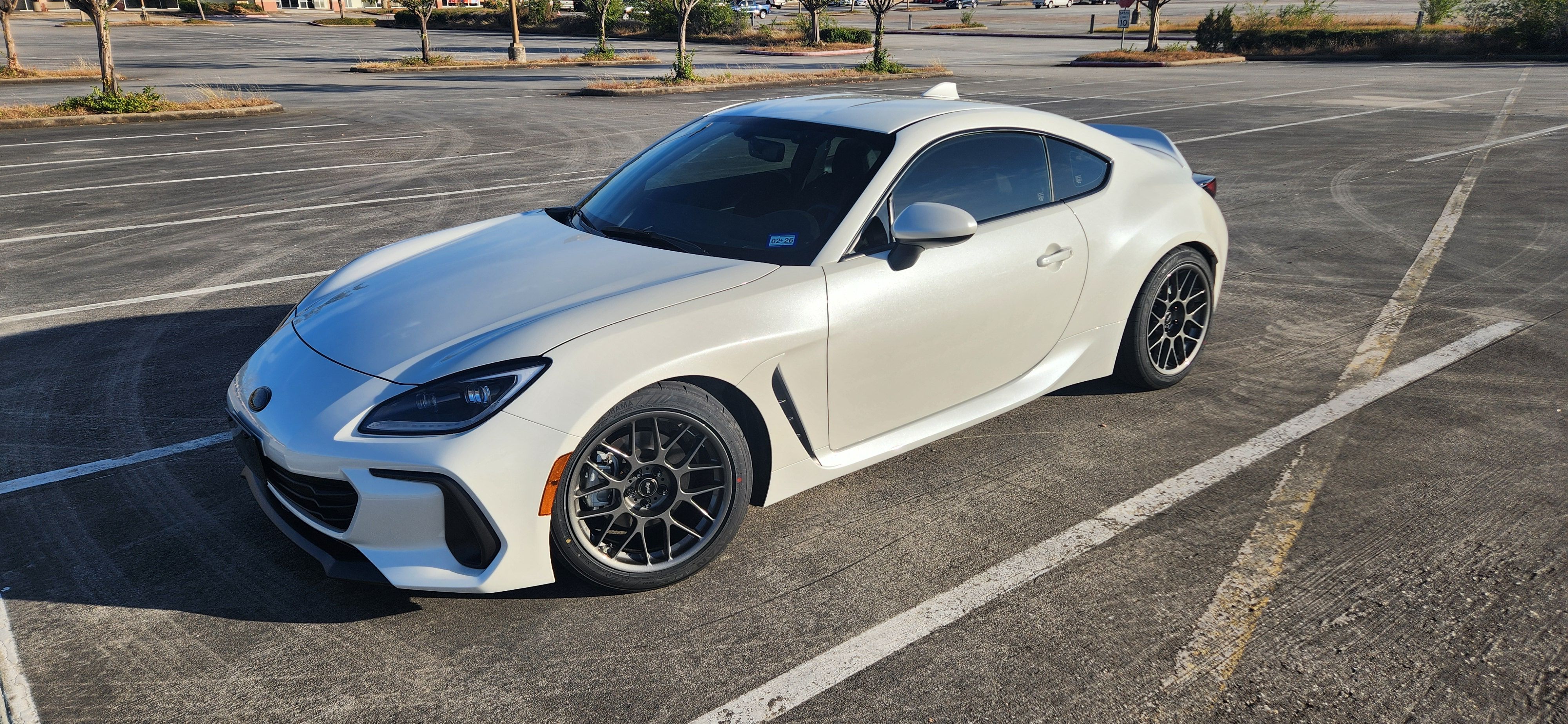 White Subaru BRZ - ARC-8 in Anthracite