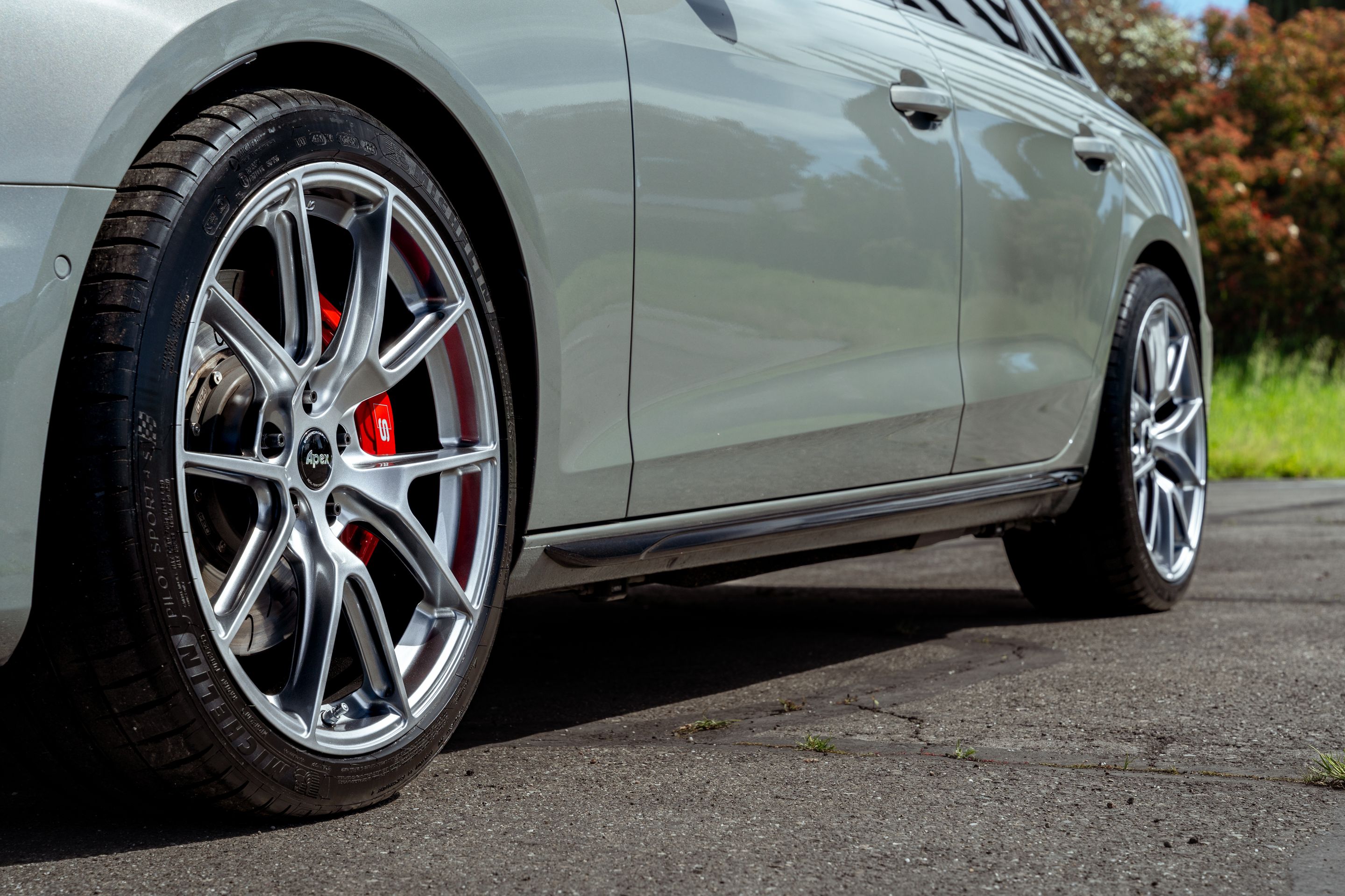 Grey Audi B9 S4 with 19" VS-5 Apex wheels in Hyper Black