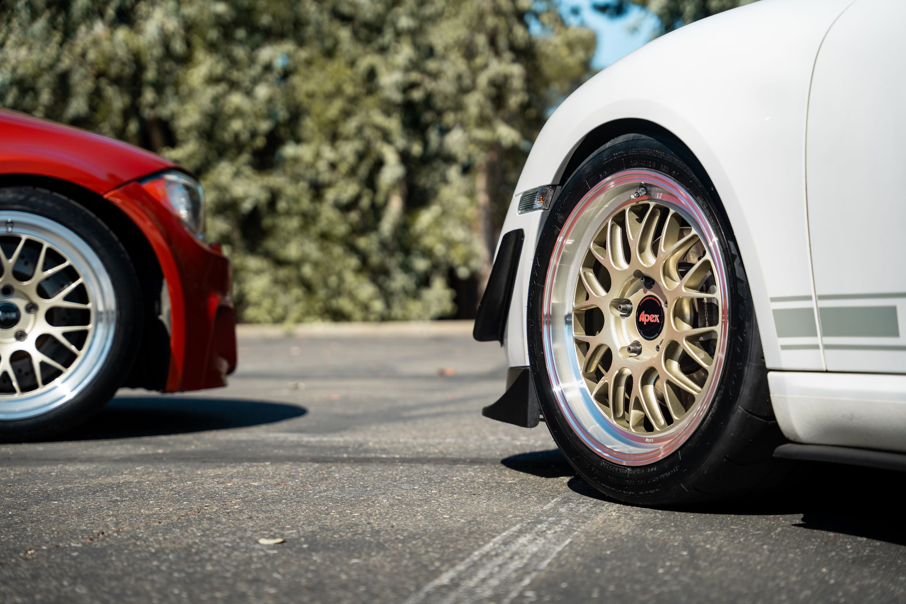 White Porsche 987 Cayman Base with 18" ML-10RT Apex wheels in Machined Lip Gloss Motorsport Gold
