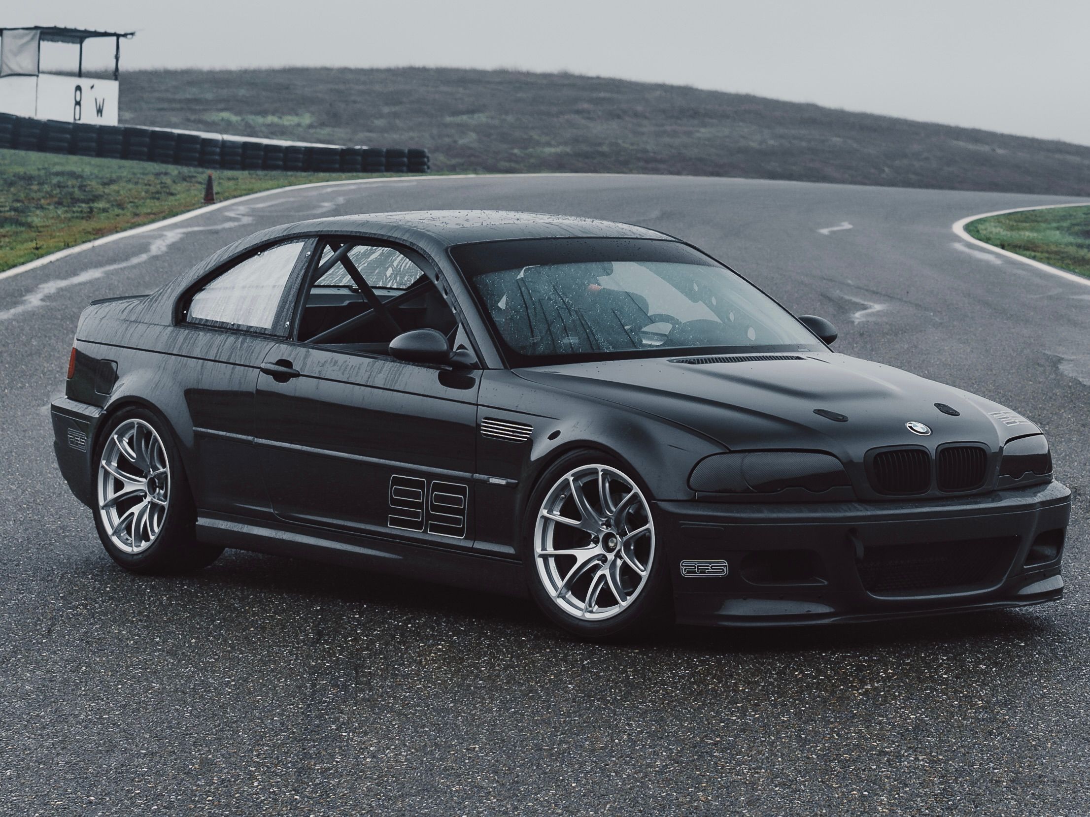 Grey BMW E46 M3 with 18" VS-5RE Apex wheels in Race Silver