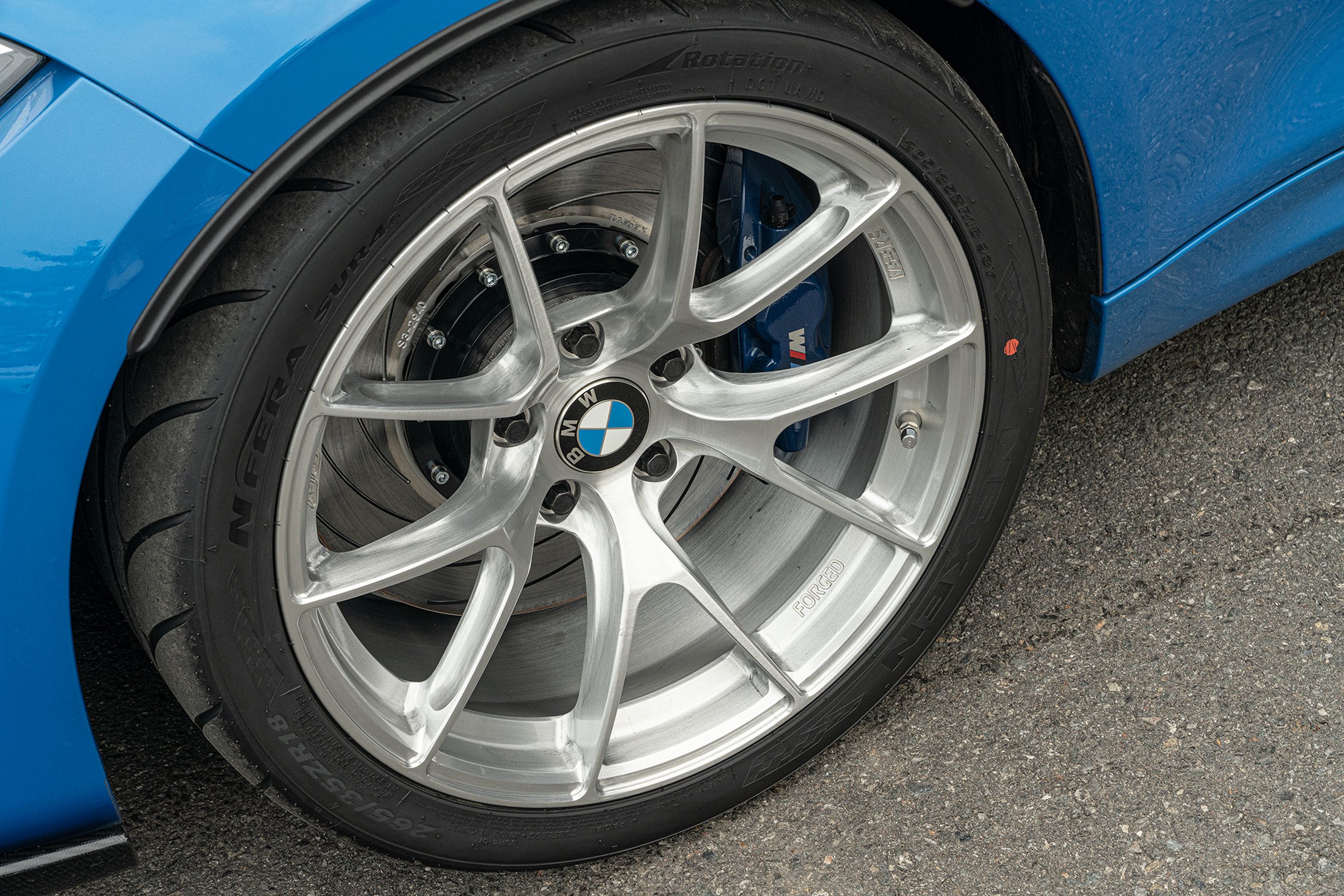 Blue BMW F87 M2 with 18" VS-5RS Apex wheels in Brushed Clear