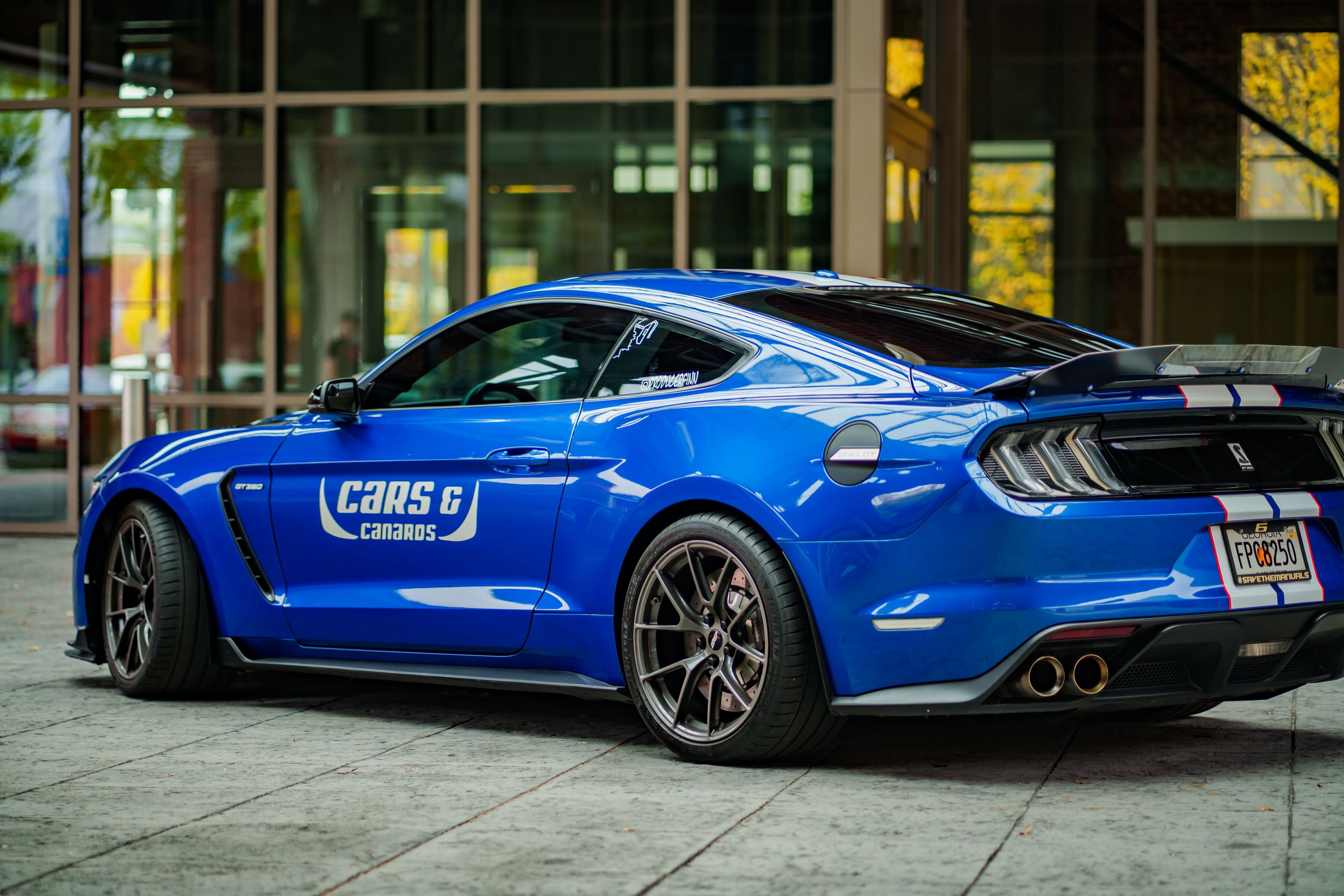 Blue Ford S550 Mustang GT350 with 19" VS-5RS Apex wheels in Anthracite