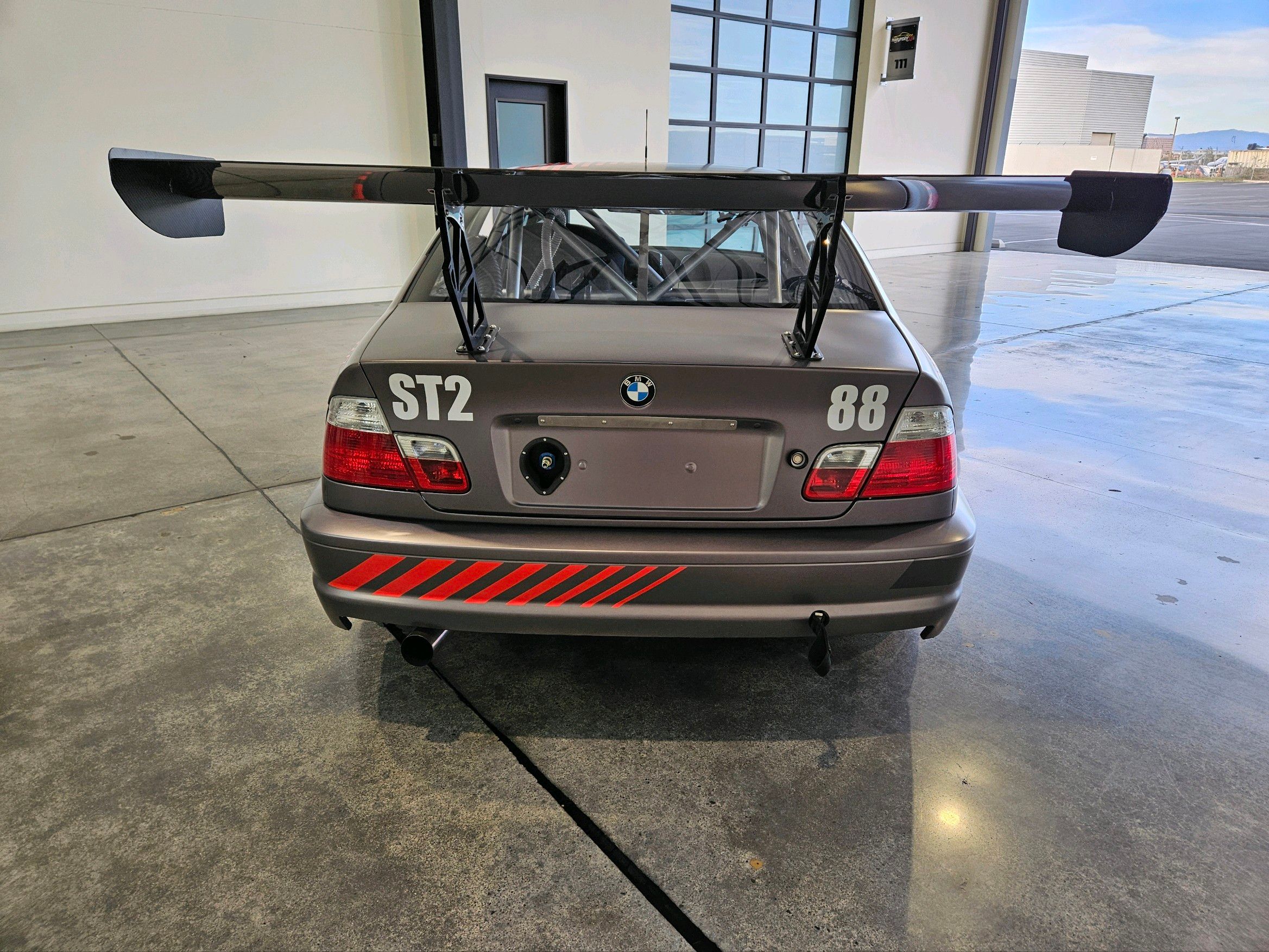 Multicolor BMW E46 3 Series with 18" VS-5RS Apex wheels in Brushed Clear