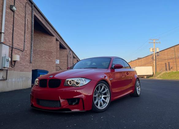 BMW E82 1M with 18" SM-10 in Race Silver