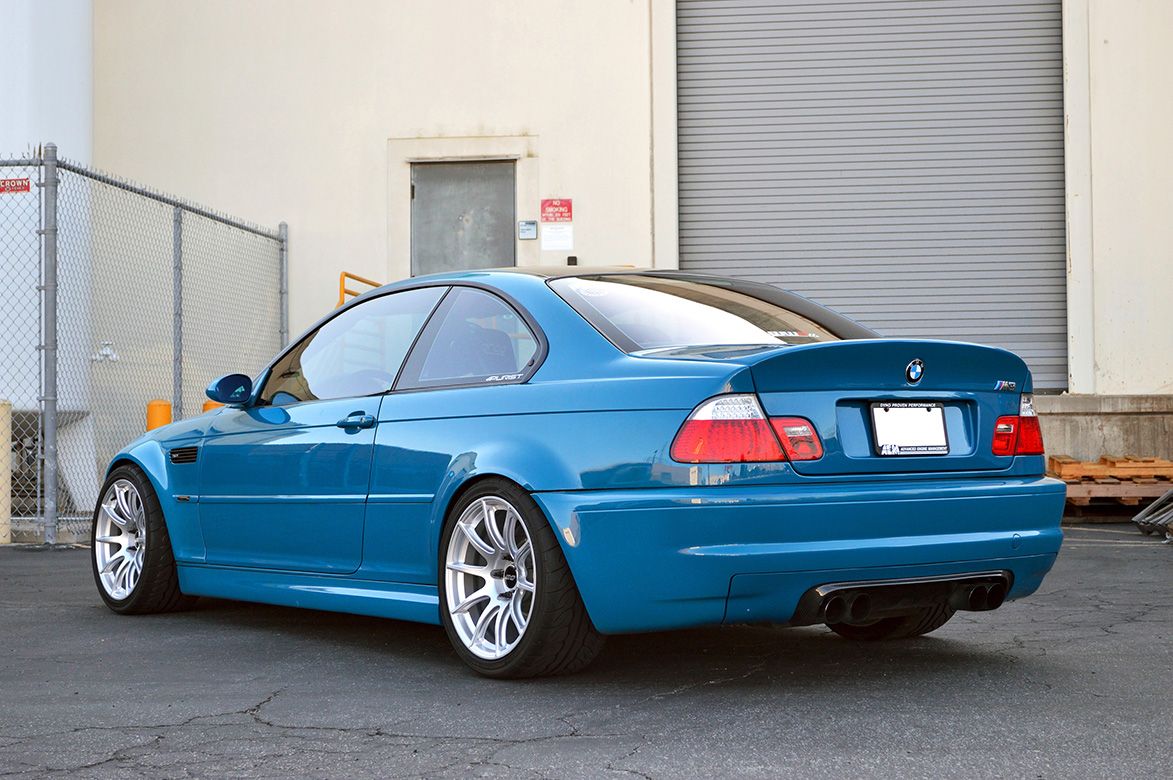 Blue BMW E46 M3 with 18" SM-10 Apex wheels in Race Silver