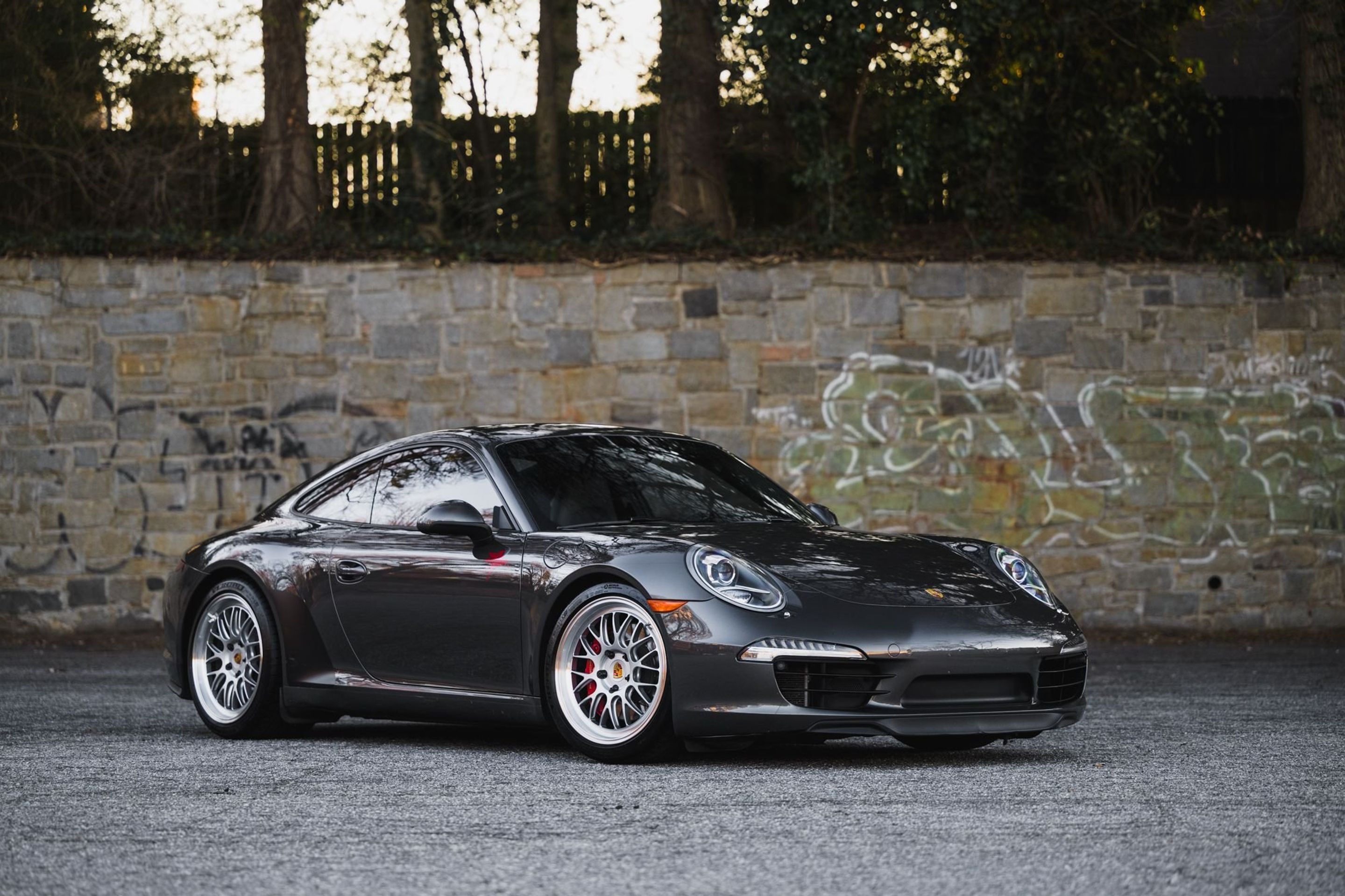 Grey Porsche 911 991.1 Carrera S with 19" ML-10RT Apex wheels in Machined Lip Race Silver