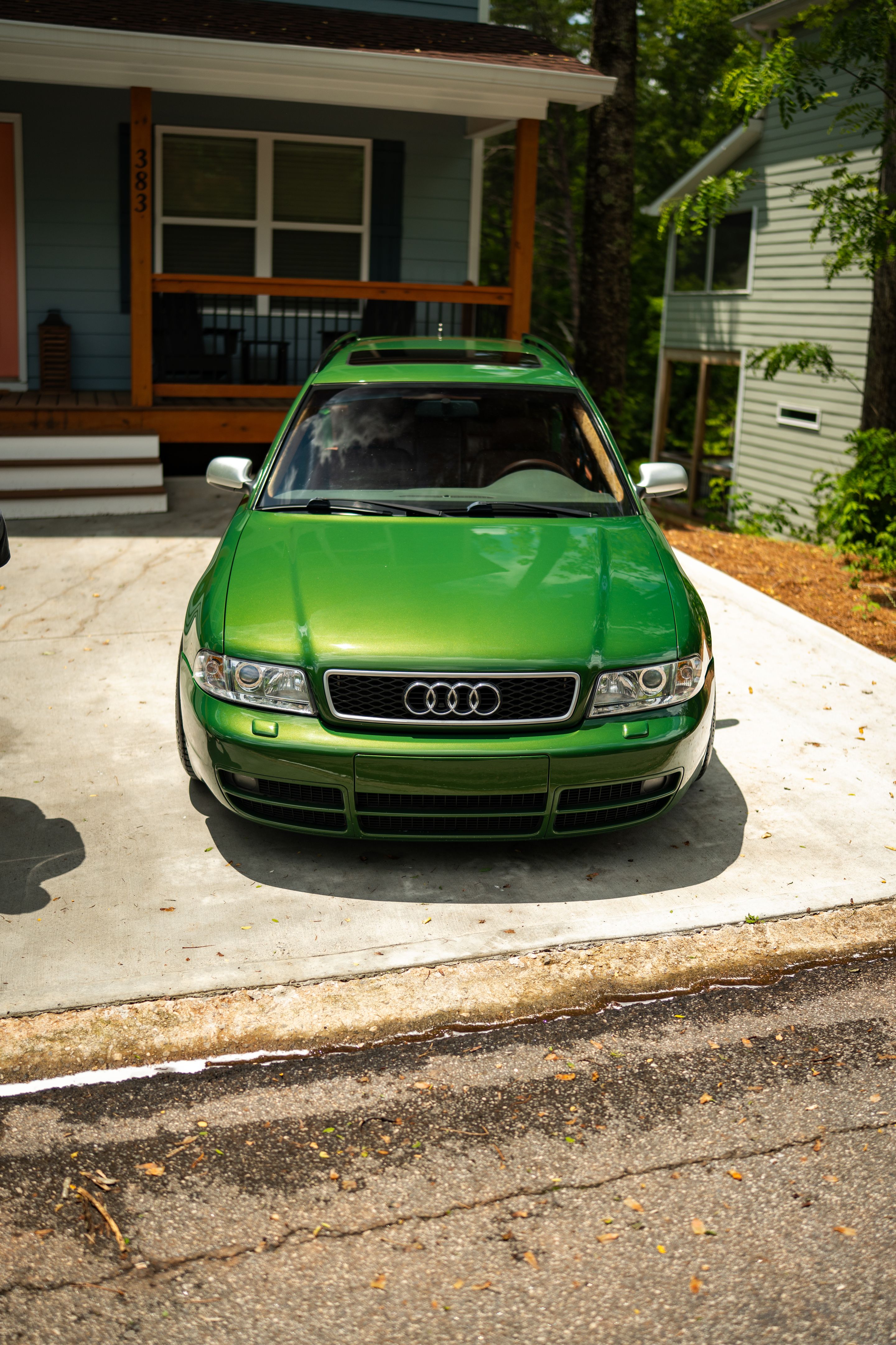 Green Audi B5 S4 Avant/Wagon with 18" ML-10RT Apex wheels in Machined Lip Gloss Motorsport Gold