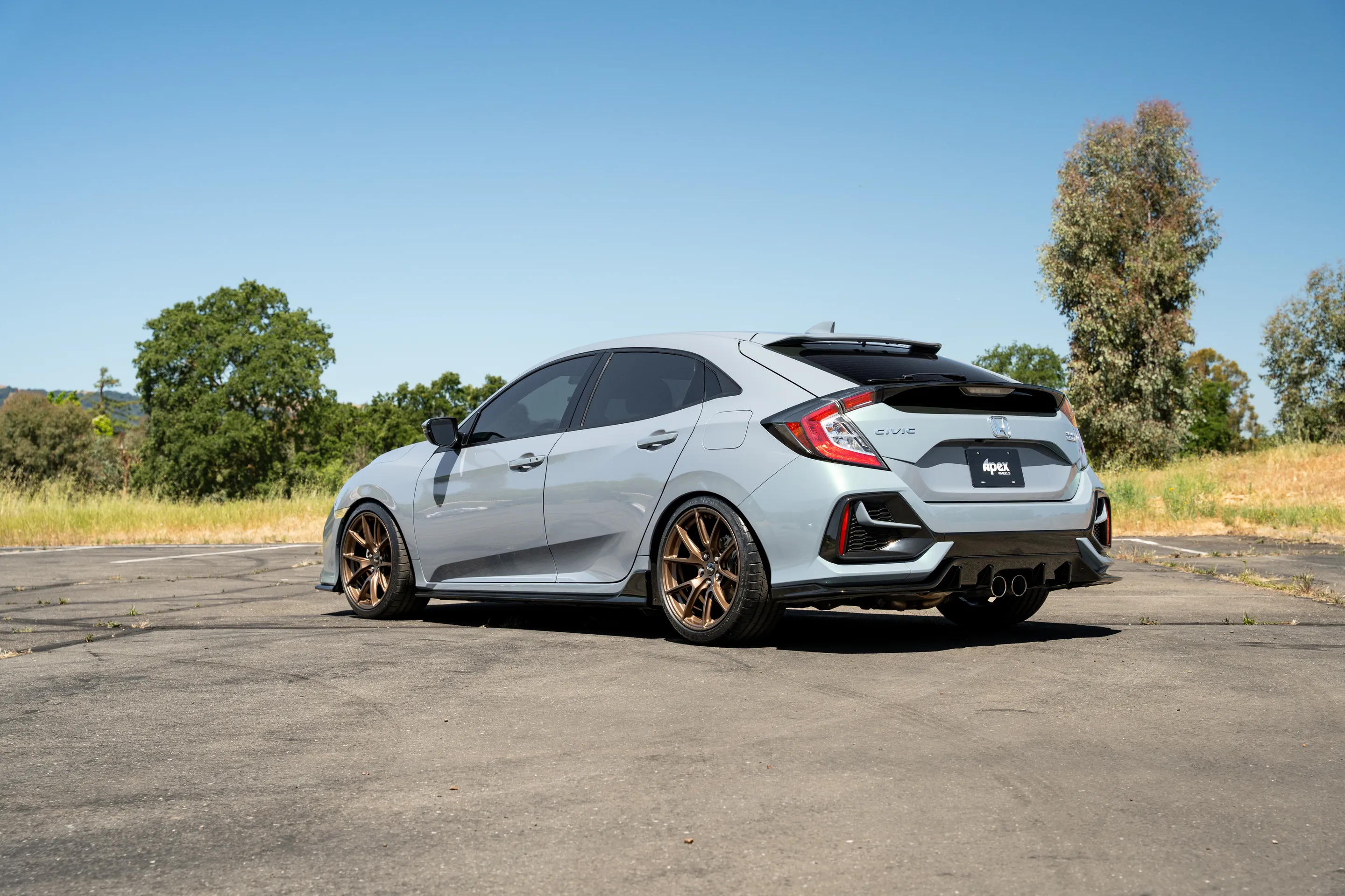 Grey Honda 10th Gen Civic with 18" VS-5 Apex wheels in Satin Bronze