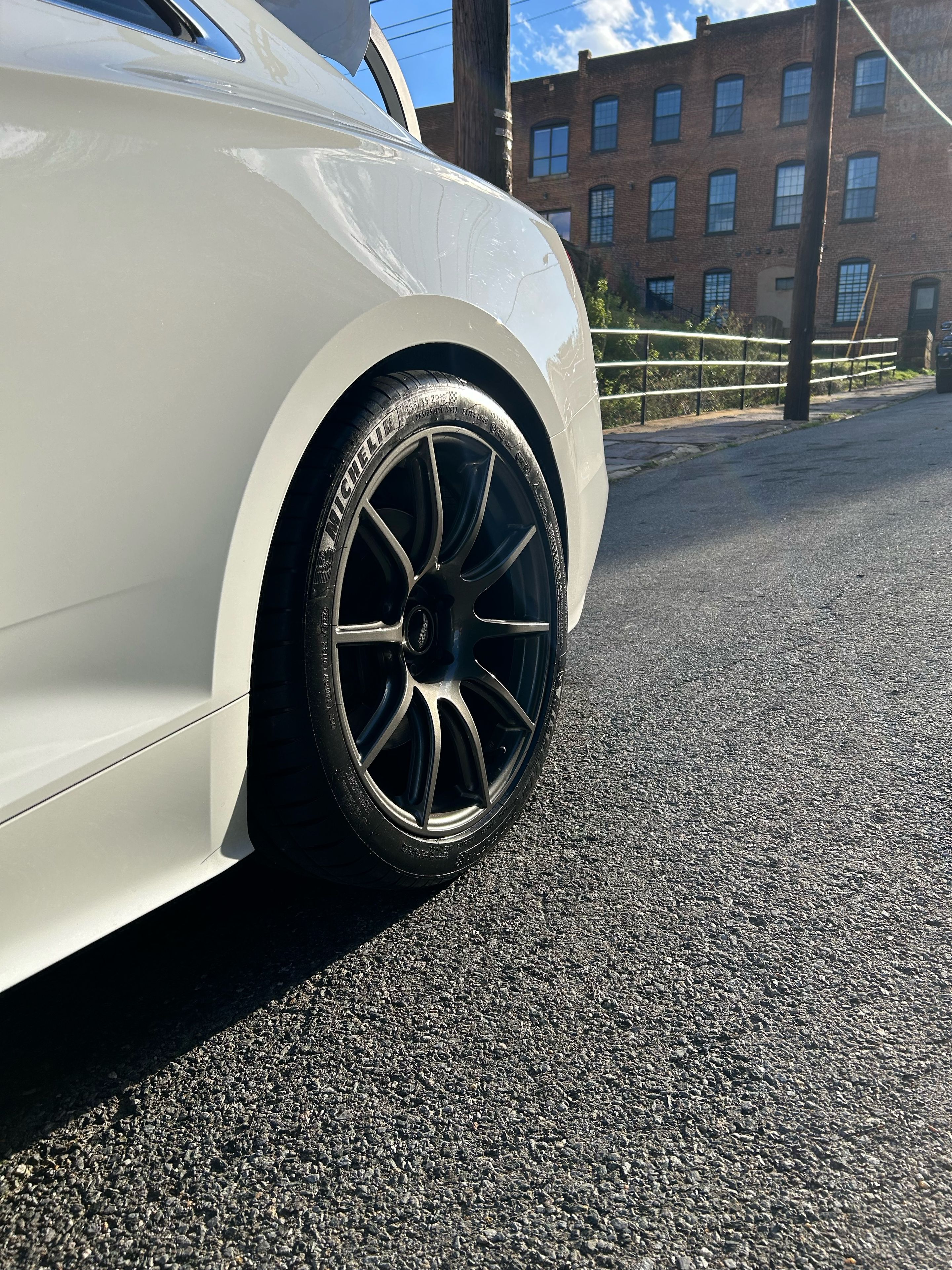 White Audi B9 S5 with 19" SM-10 Apex wheels in Anthracite