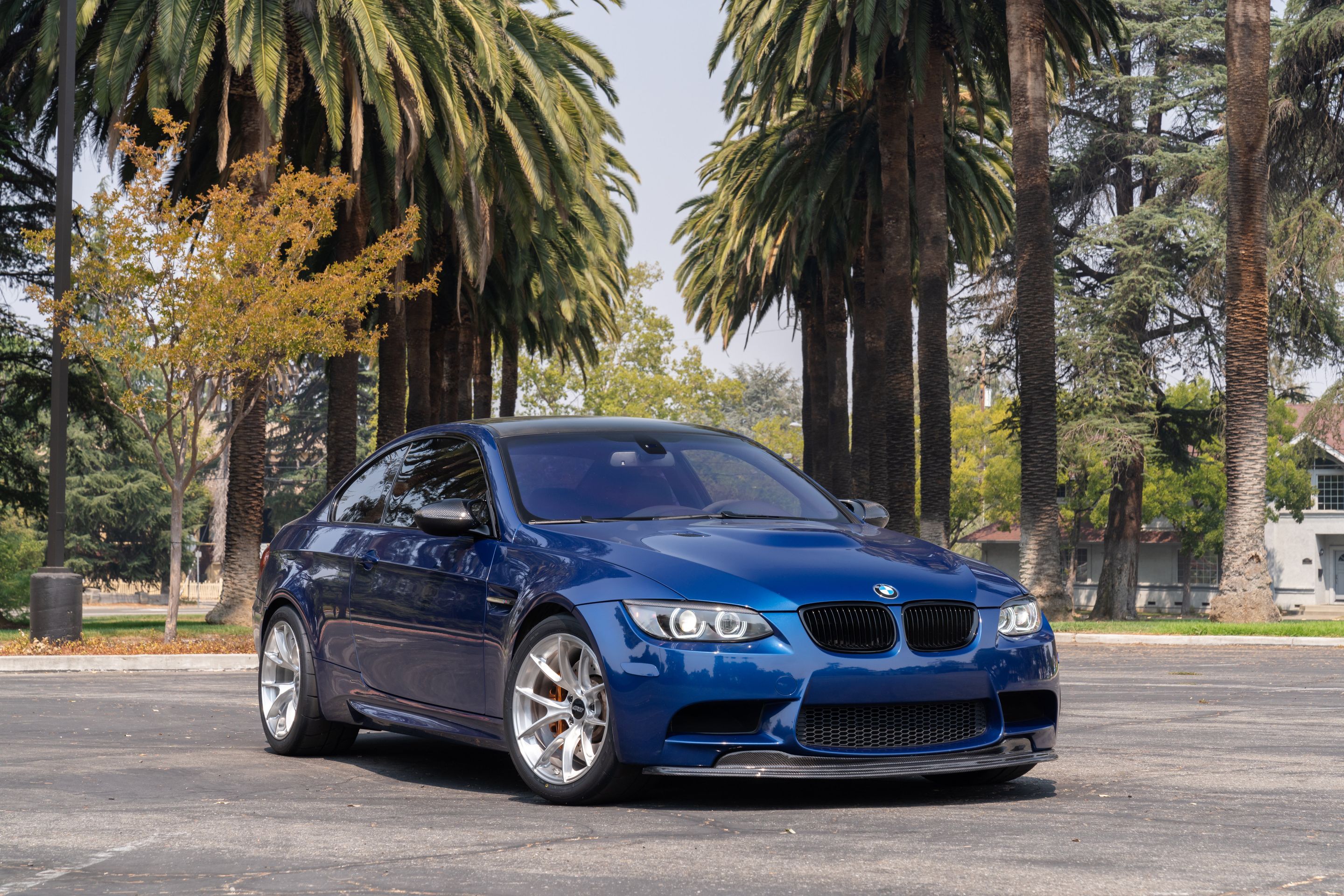 Blue BMW E92 Coupe M3 with 18" VS-5RS Apex wheels in Brushed Clear