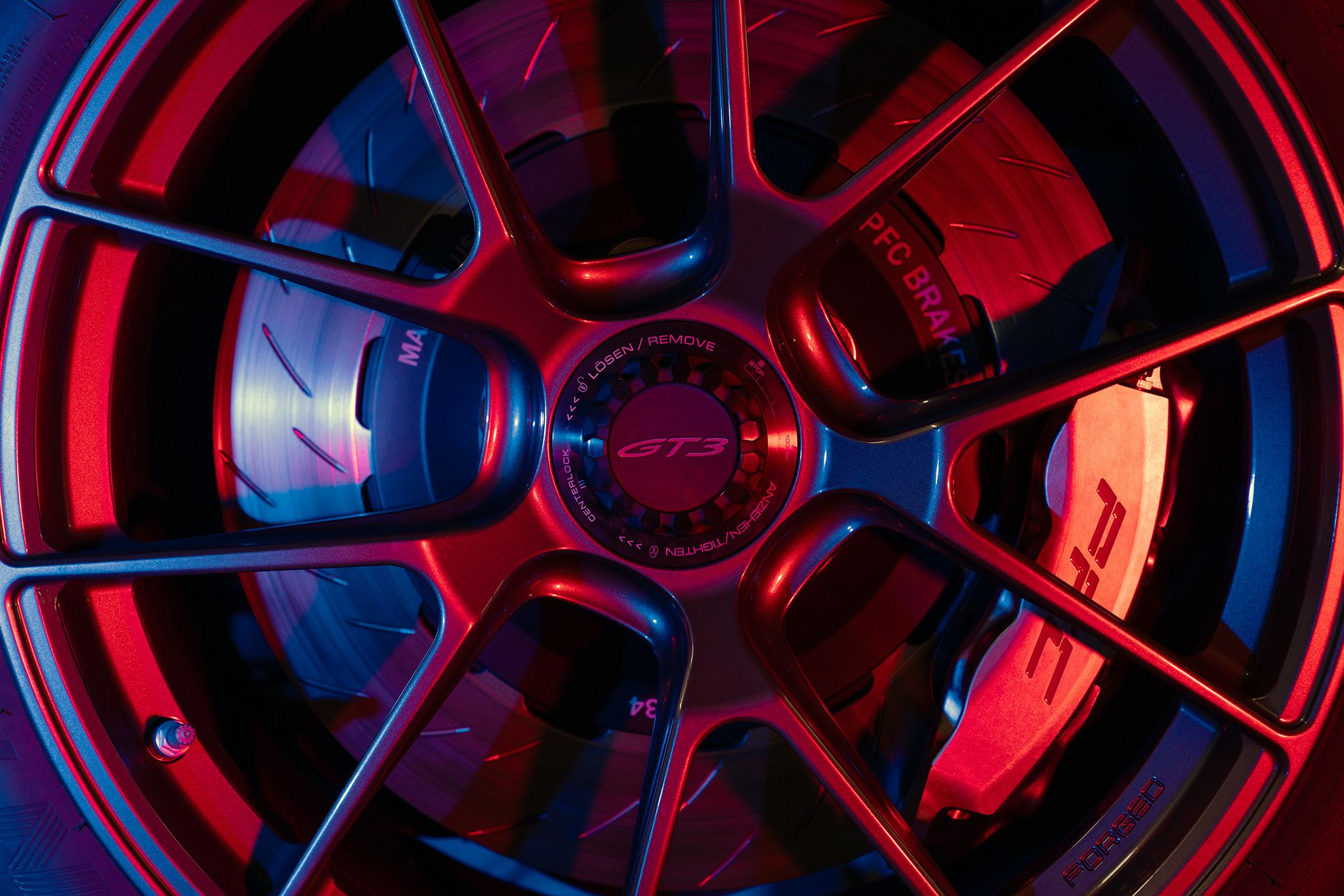 Grey Porsche 911 992.1 GT3 with 20"/21" VS-5RS Apex wheels in Anthracite