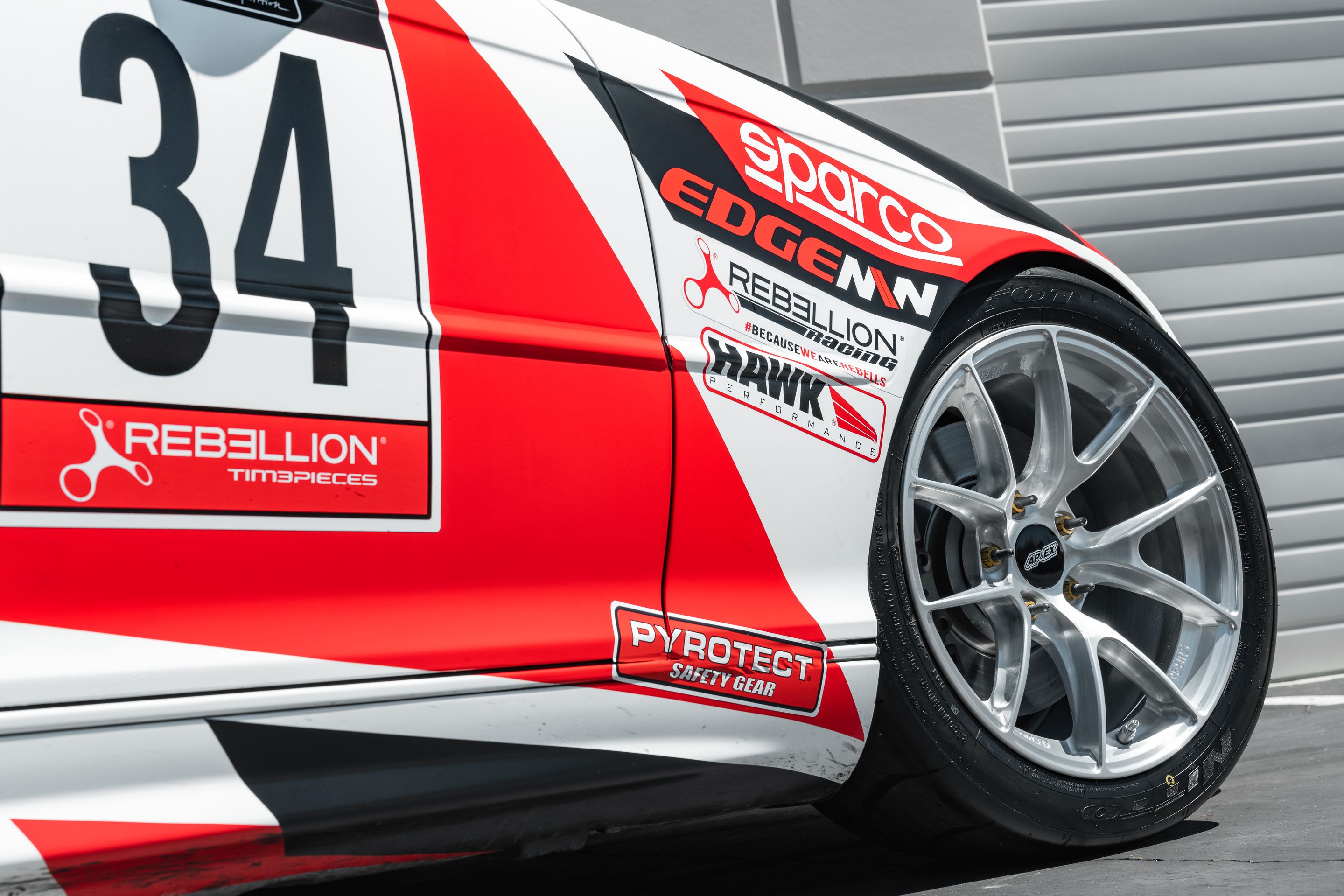 Multicolor BMW E46 3 Series with 17" VS-5RS Apex wheels in Brushed Clear