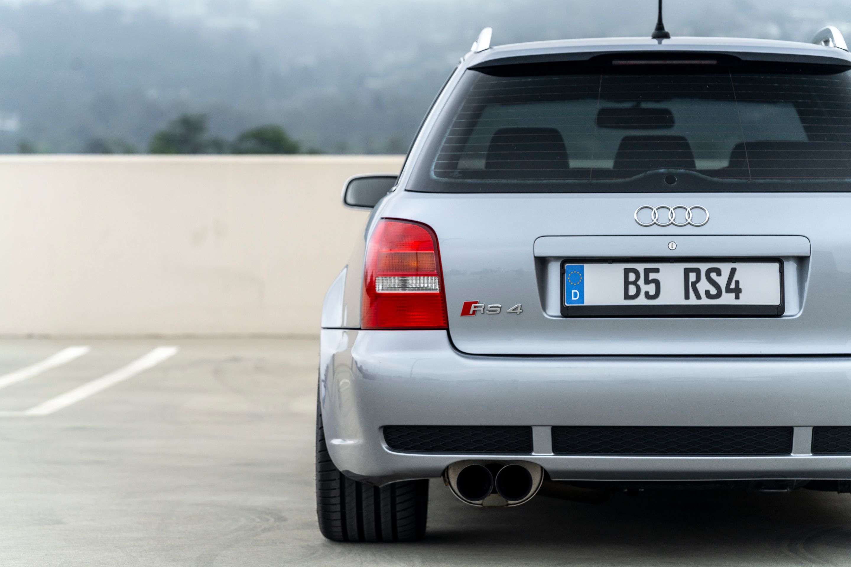 Silver Audi B5 RS 4 Avant/Wagon with 19" ML-10RT Apex wheels in Machined Lip Gloss Motorsport Gold