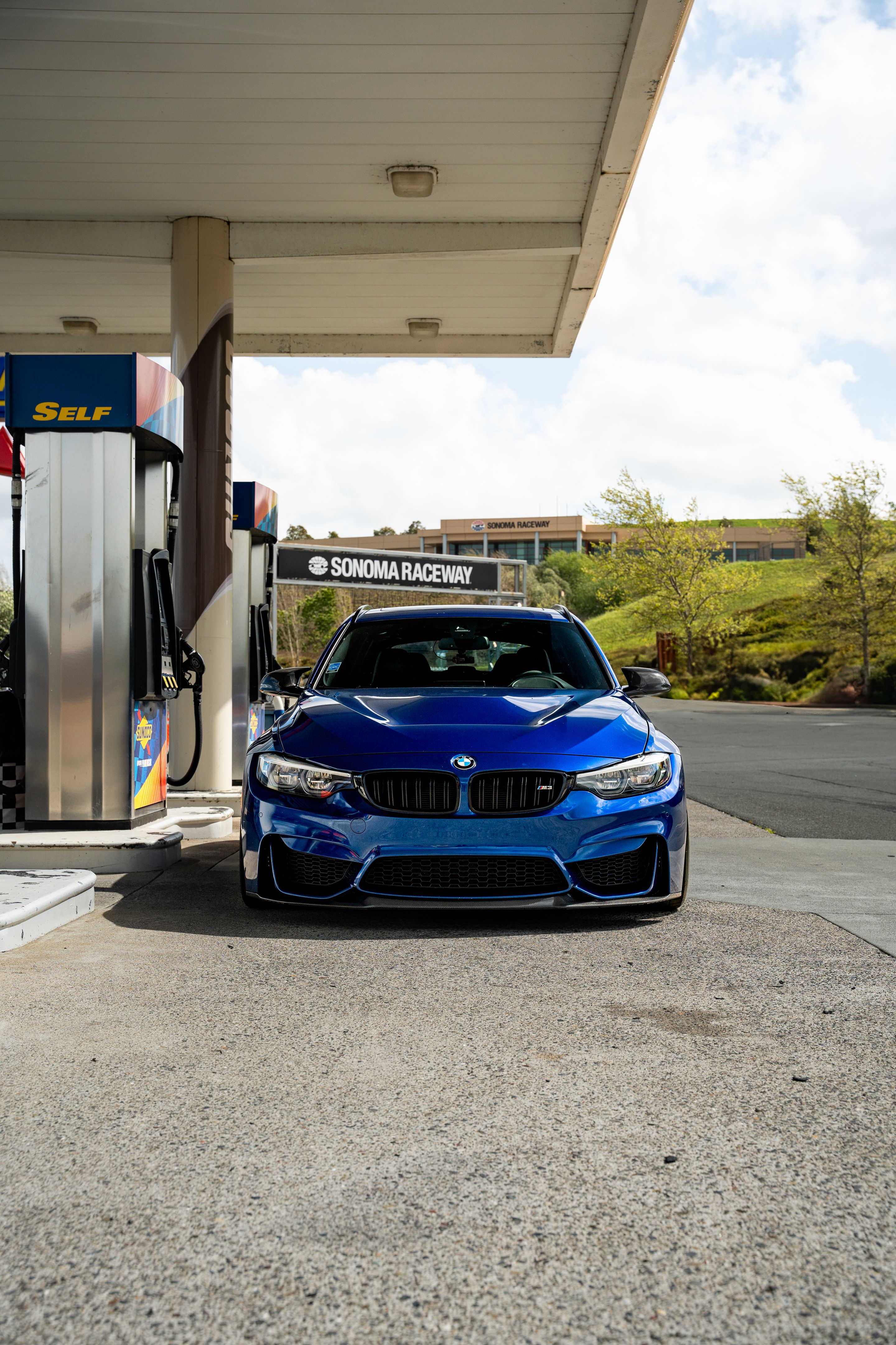 Blue BMW F80 M3 with 18" ML-10RT Apex wheels in Machined Lip Gloss Motorsport Gold