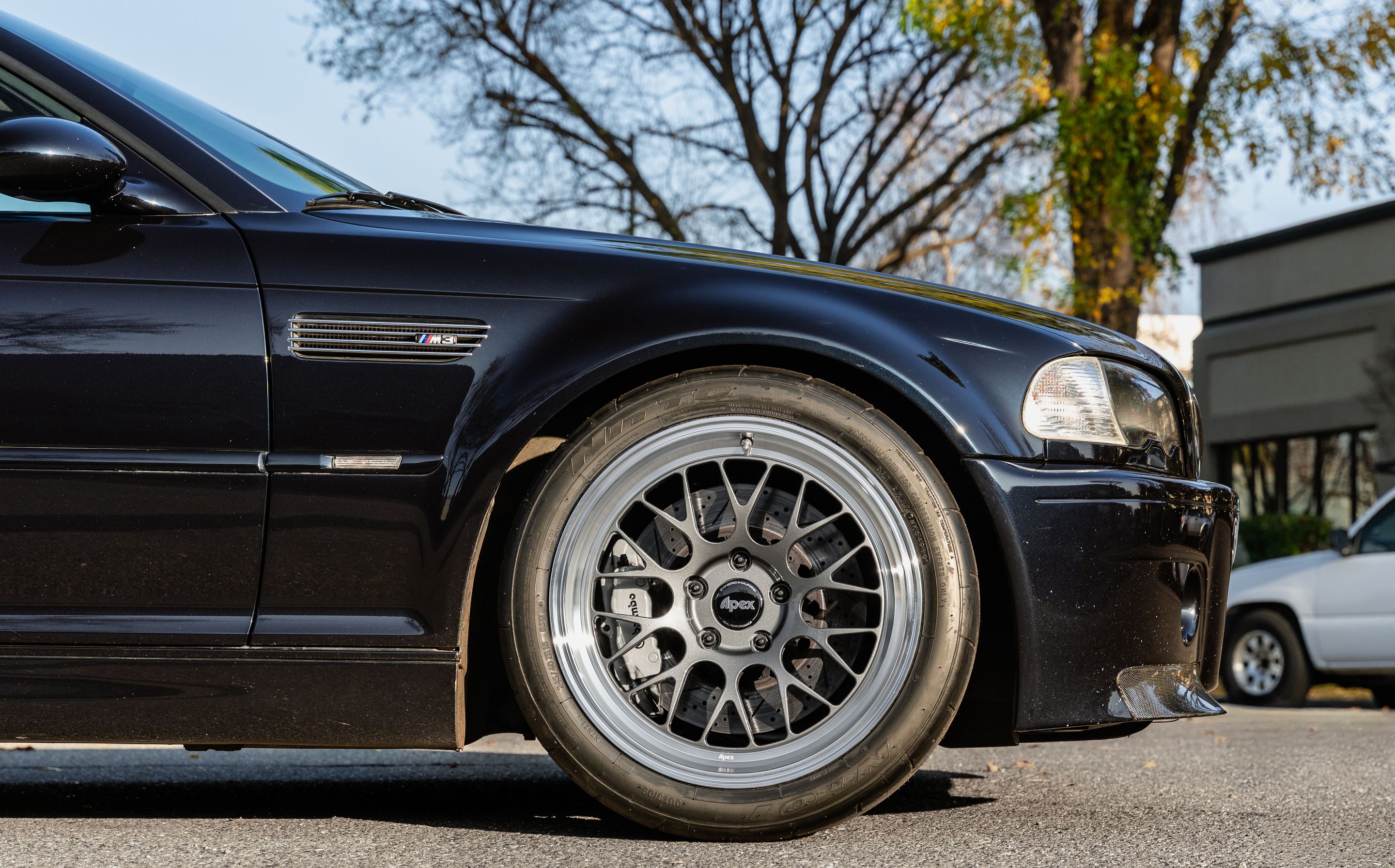 Black BMW E46 M3 with 18" ML-10RT Apex wheels in Machined Lip Anthracite