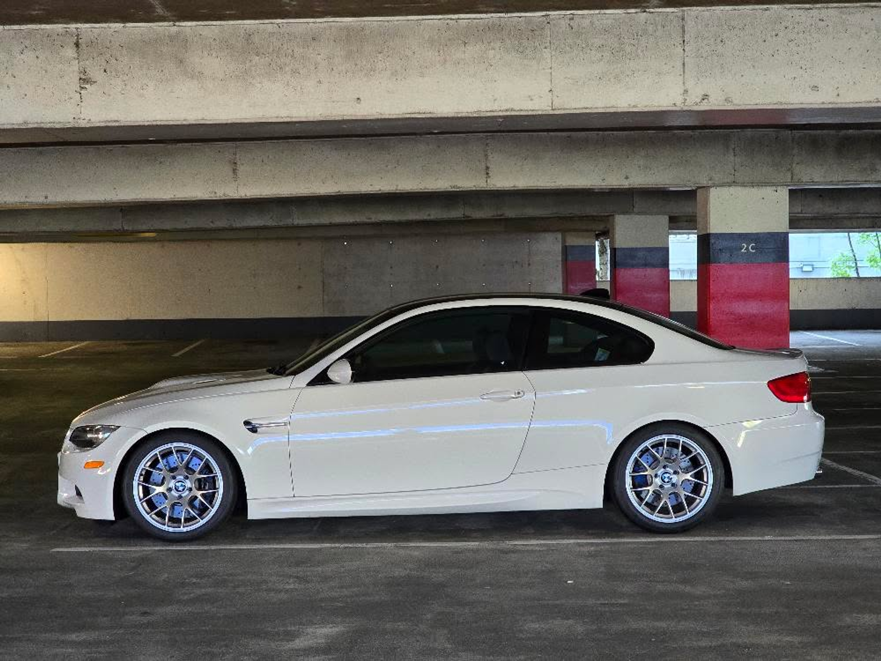 White BMW E92 Coupe M3 with 18" EC-7 Apex wheels in Race Silver