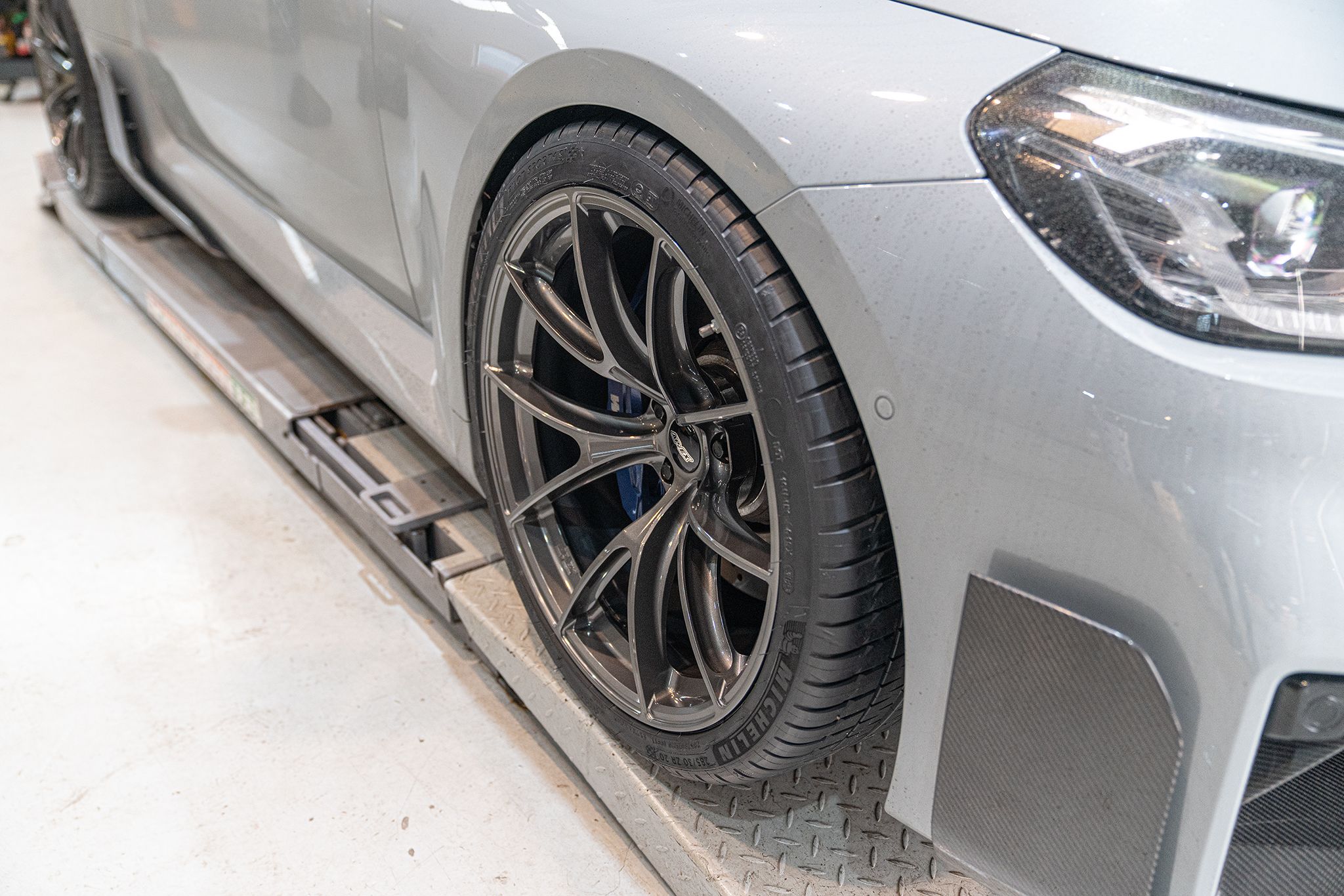 Grey BMW G87 M2 with 20" VS-5RS Apex wheels in Anthracite