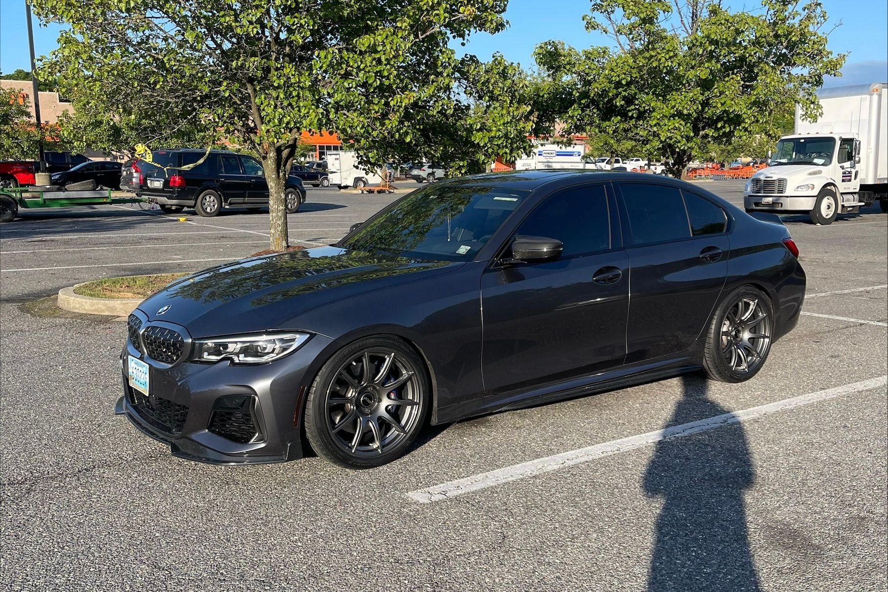 Grey BMW G20 Sedan 3 Series with 19" SM-10 Apex wheels in Anthracite