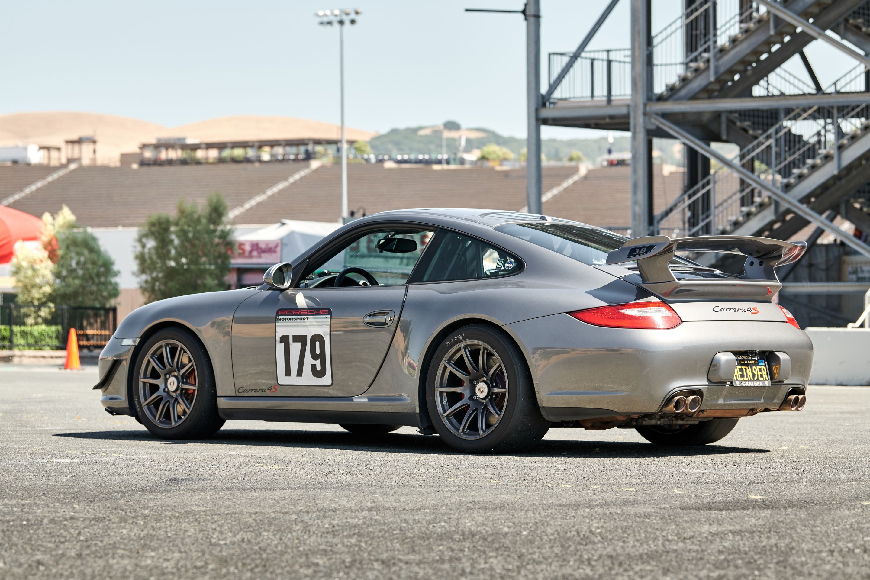 Grey Porsche 911 997 Carrera 4S with 18" SM-10 Apex wheels in Anthracite