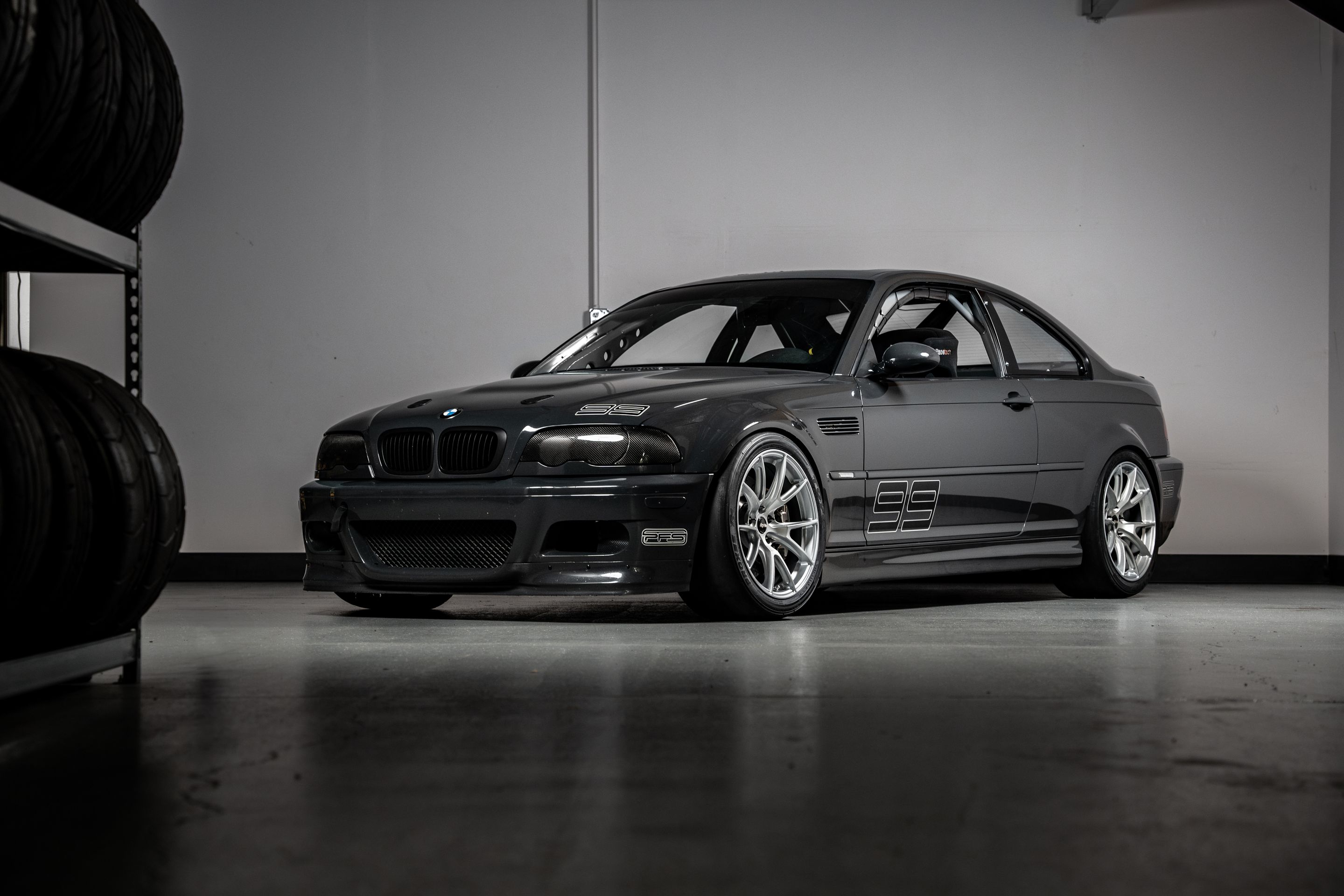 Grey BMW E46 M3 with 18" VS-5 Apex wheels in Race Silver