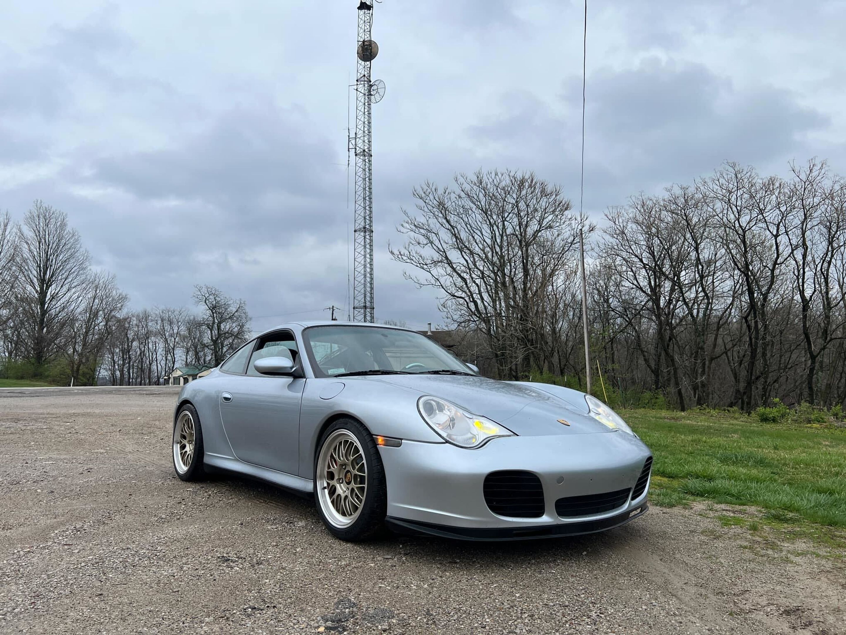 Silver Porsche 911 996 Carrera 4S with 18" ML-10RT Apex wheels in Machined Lip Gloss Motorsport Gold