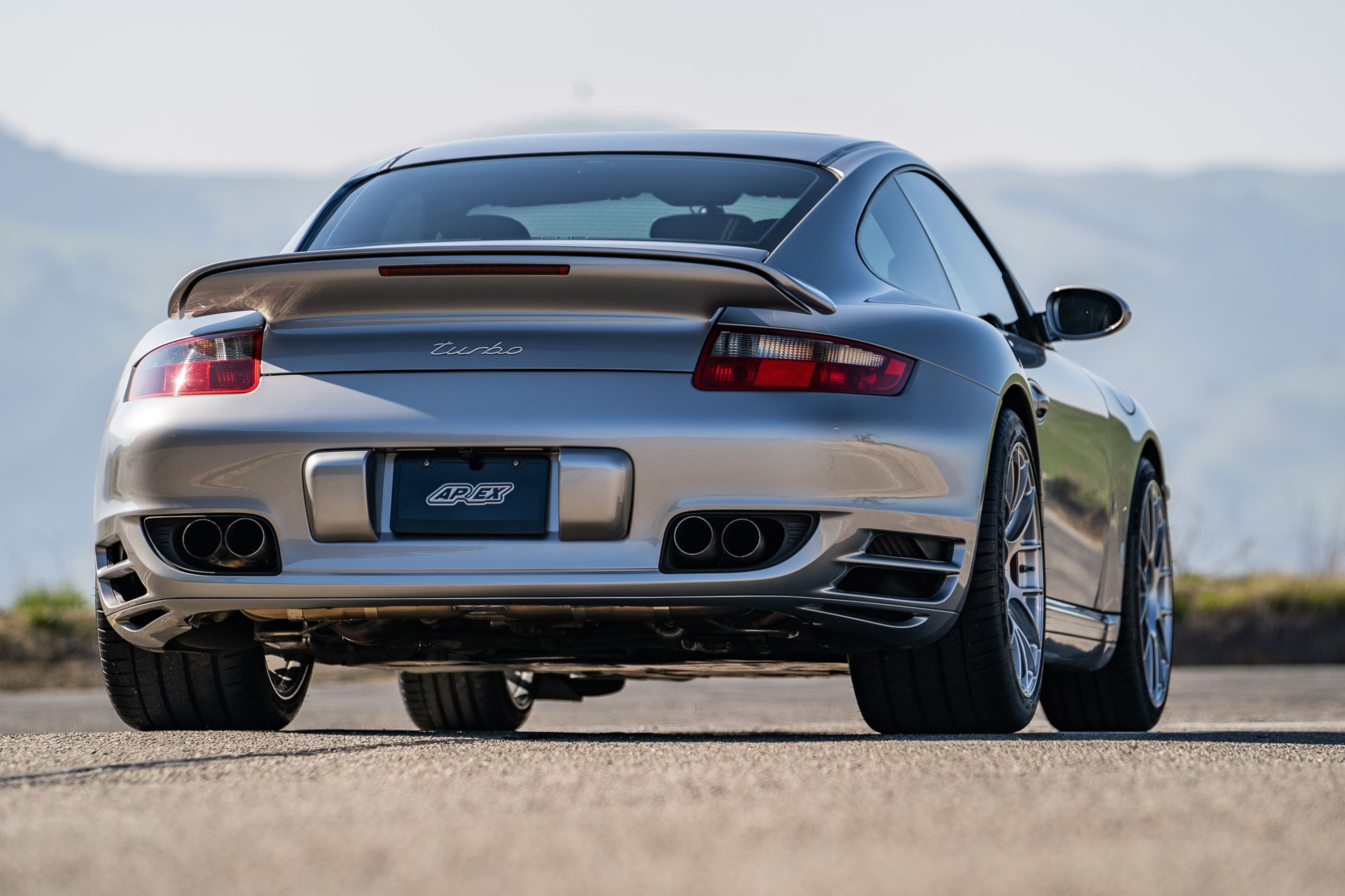 Silver Porsche 911 997 Turbo with 19" EC-7RS Apex wheels in Race Silver