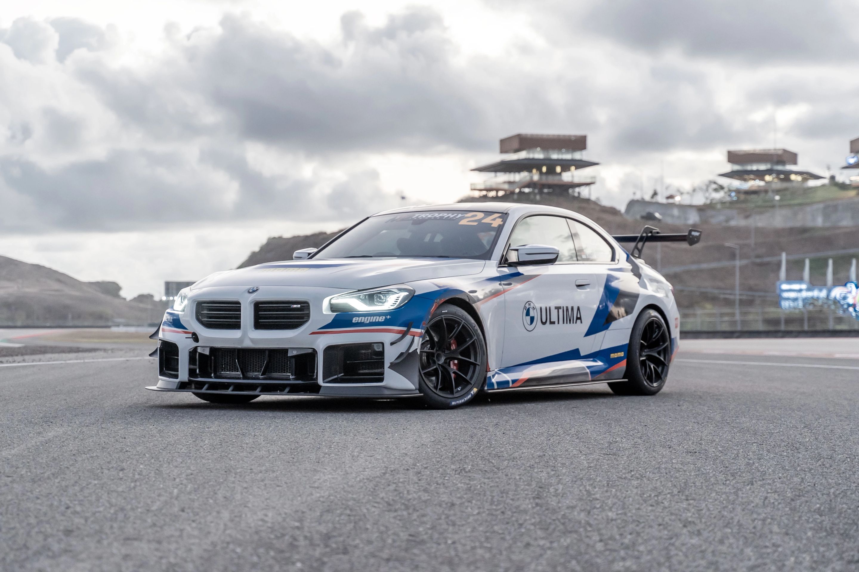 Multicolor BMW G87 M2 with 18" VS-5RS Apex wheels in Satin Black