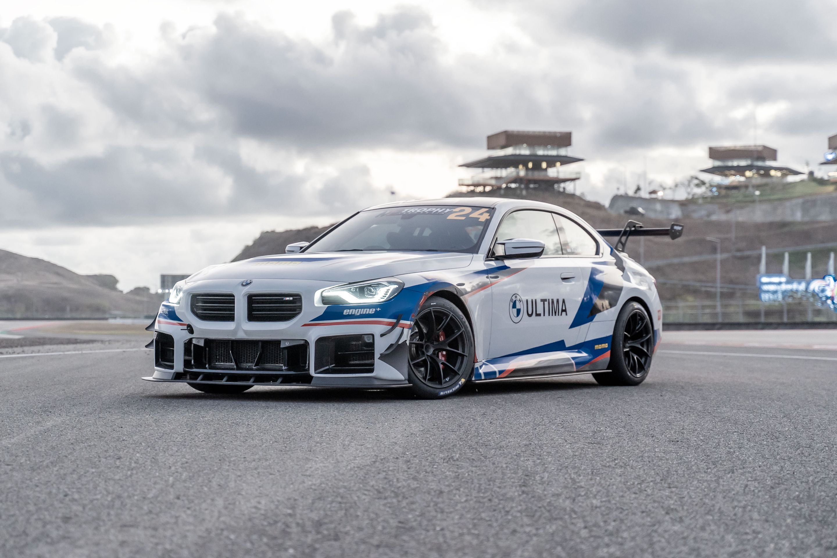 Multicolor BMW G87 M2 with 18" VS-5RS Apex wheels in Satin Black