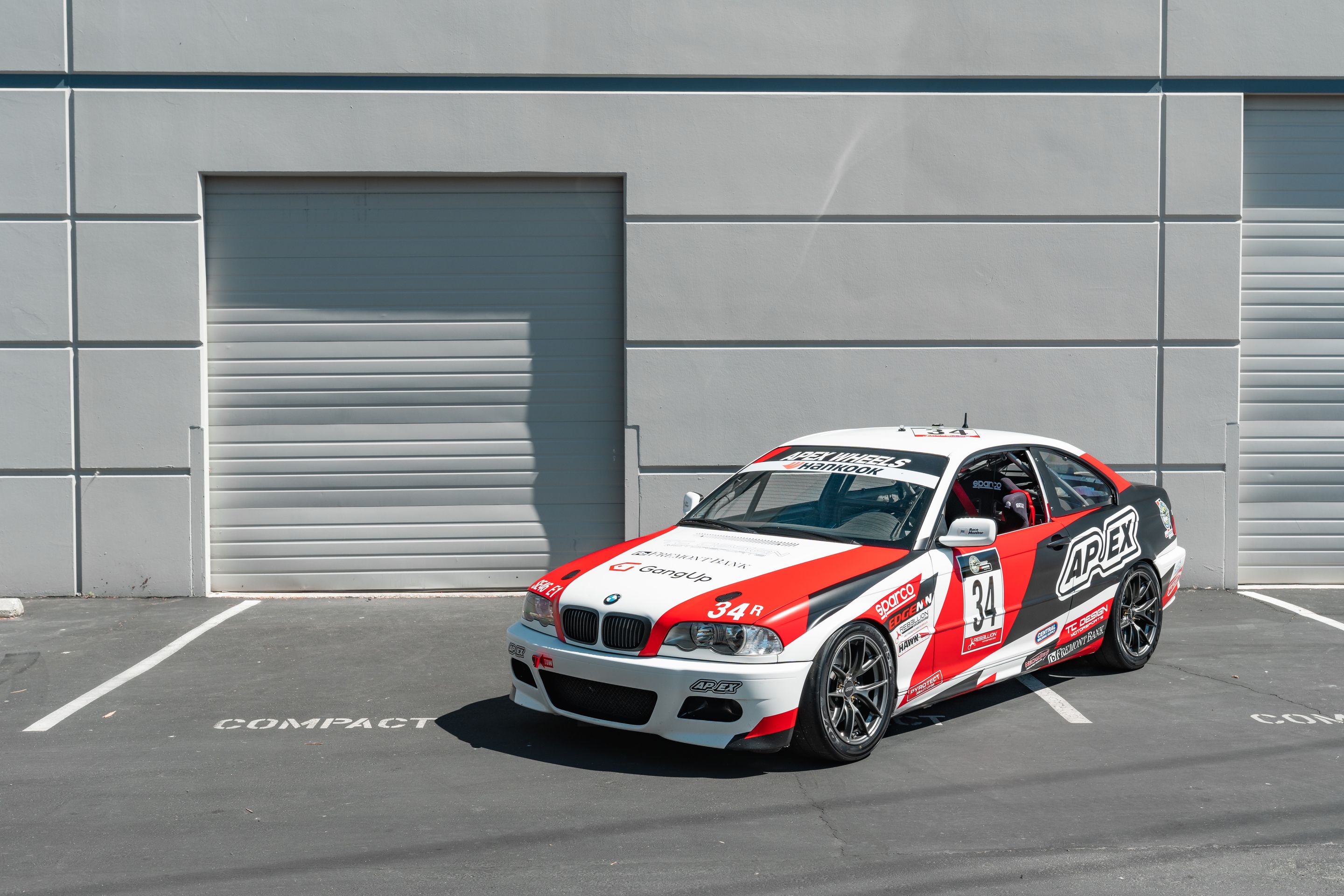 Multicolor BMW Spec E46 with 17" VS-5RS Apex wheels in Anthracite