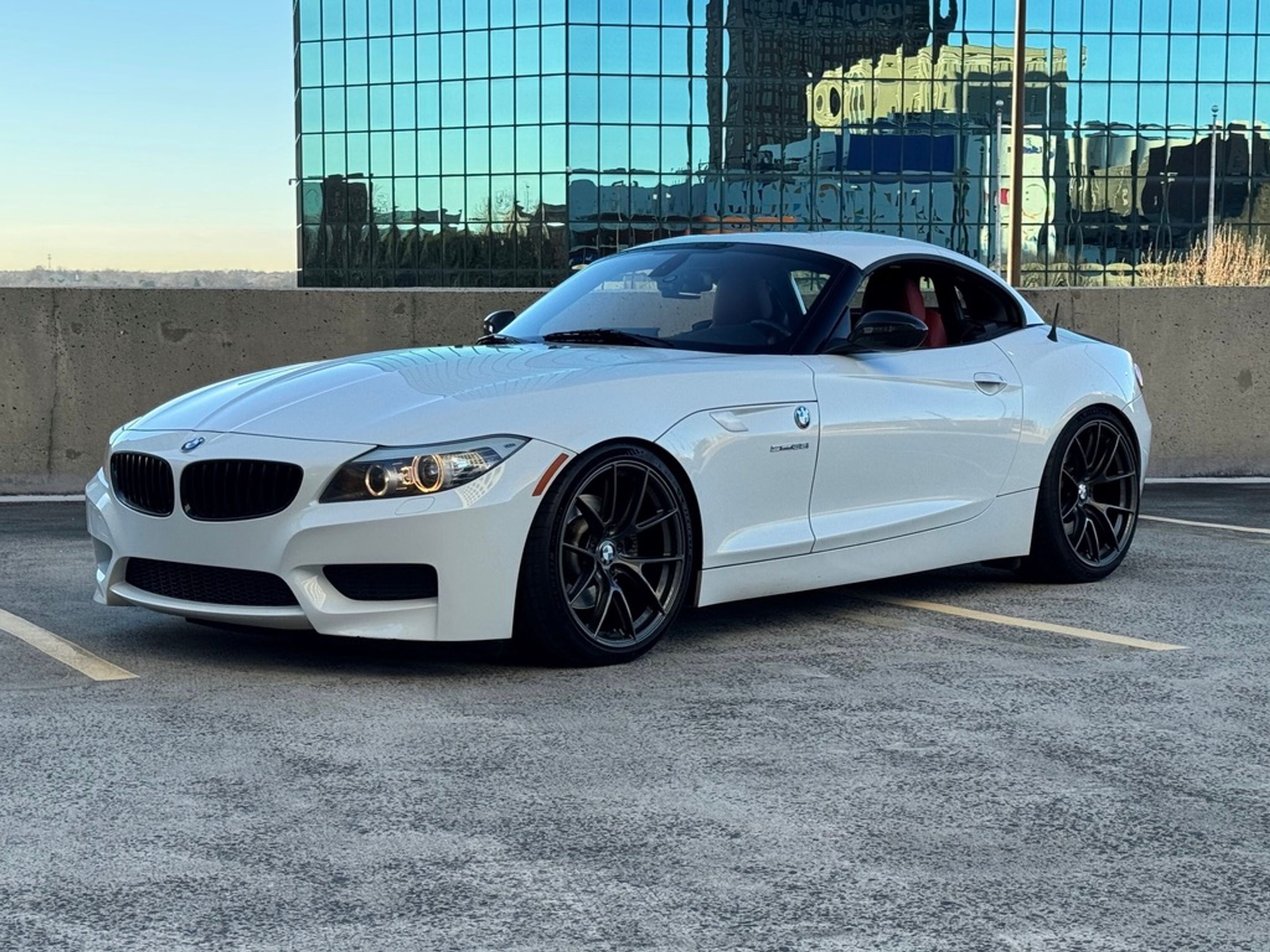White BMW E89 Z4 with 19" VS-5RS Apex wheels in Anthracite