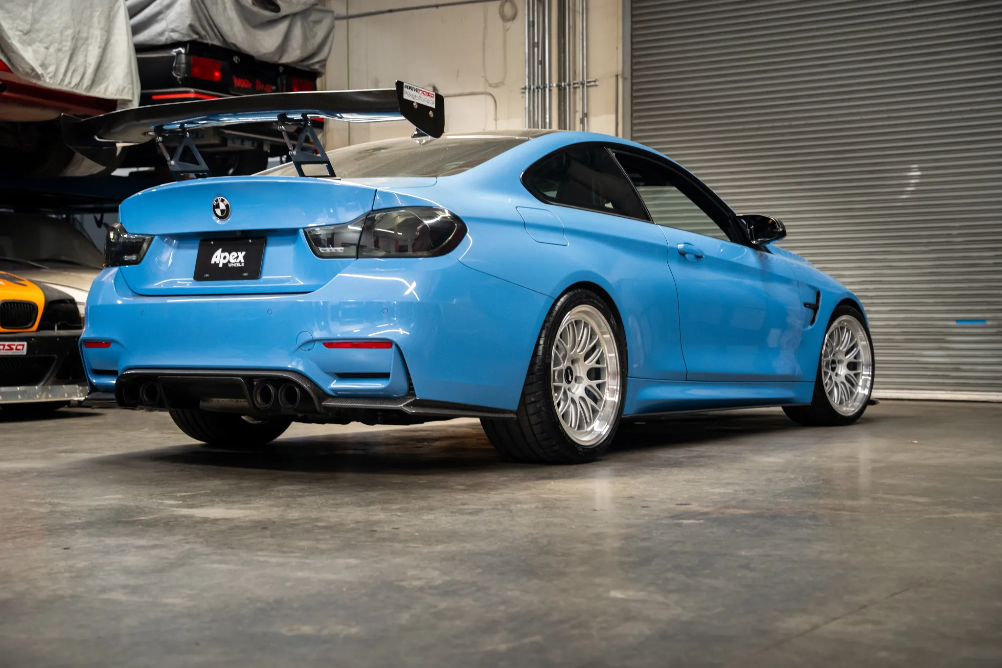 BMW F82 Coupe M4 with 19