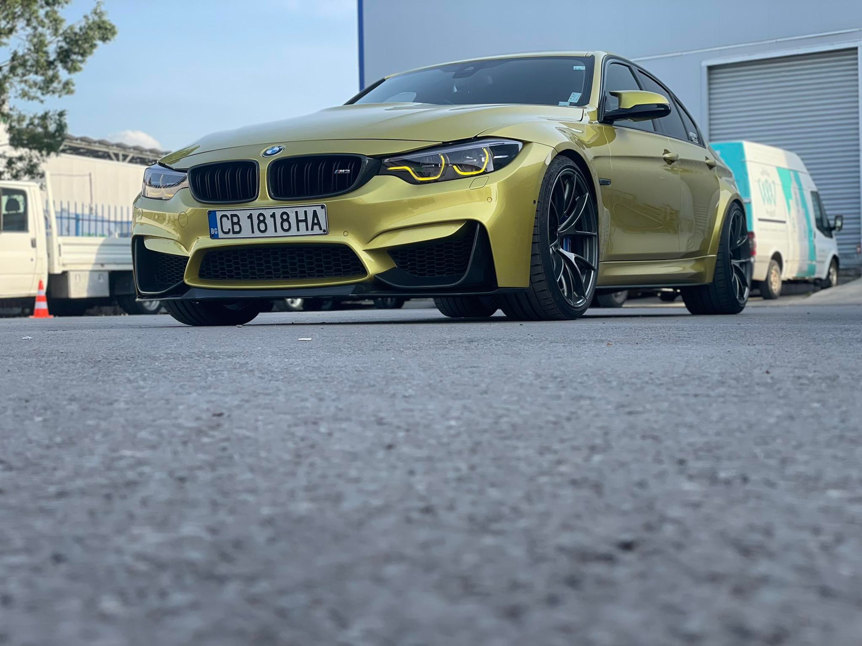 Yellow BMW F80 M3 with 20" VS-5RS Apex wheels in Anthracite