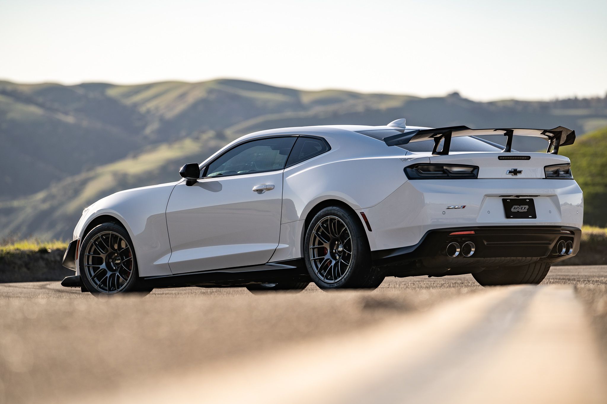 Chevrolet 6th Gen Camaro ZL1 1LE with 18
