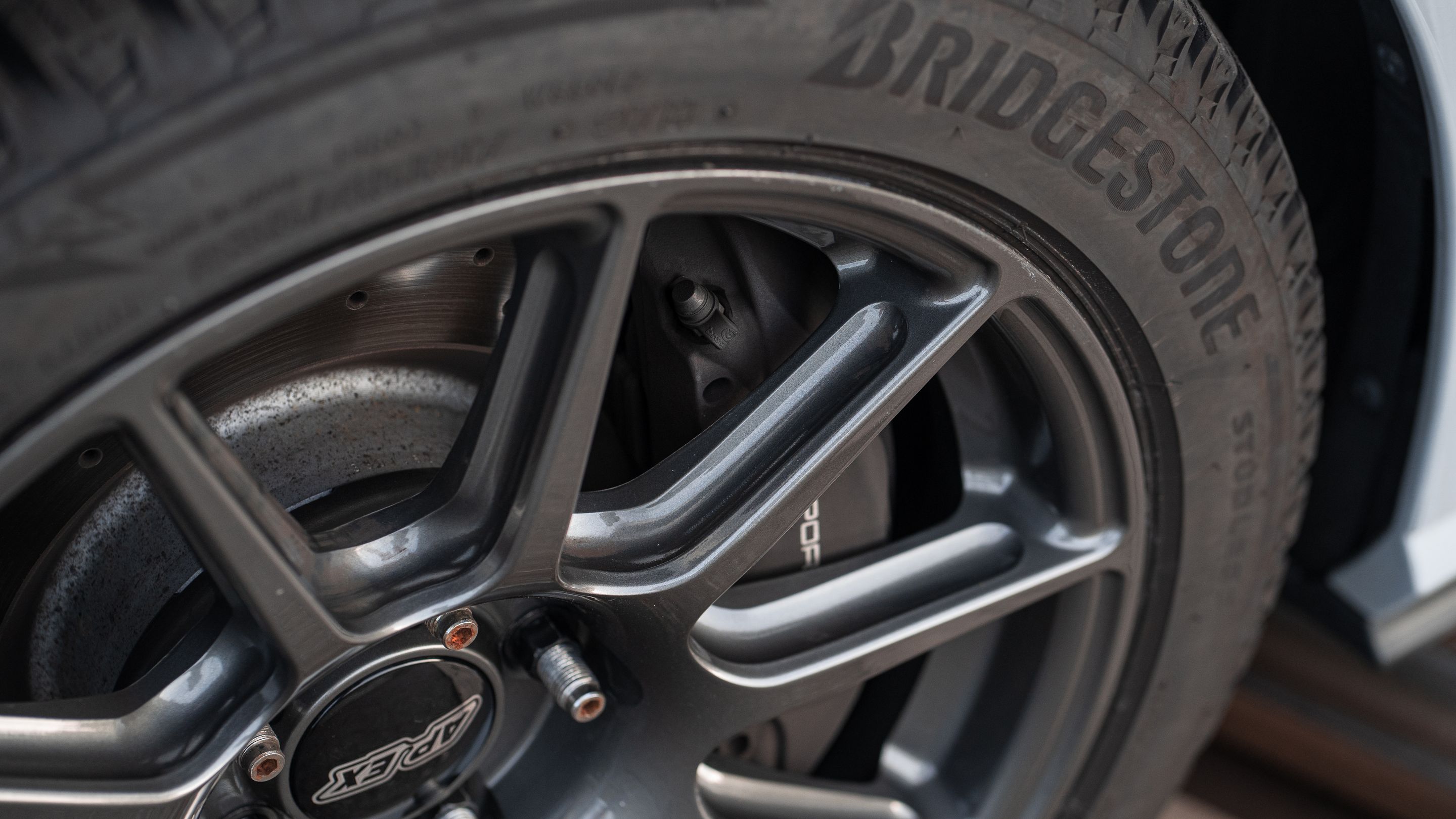 Grey VW MK7 GTI with 17" SM-10 Apex wheels in Anthracite