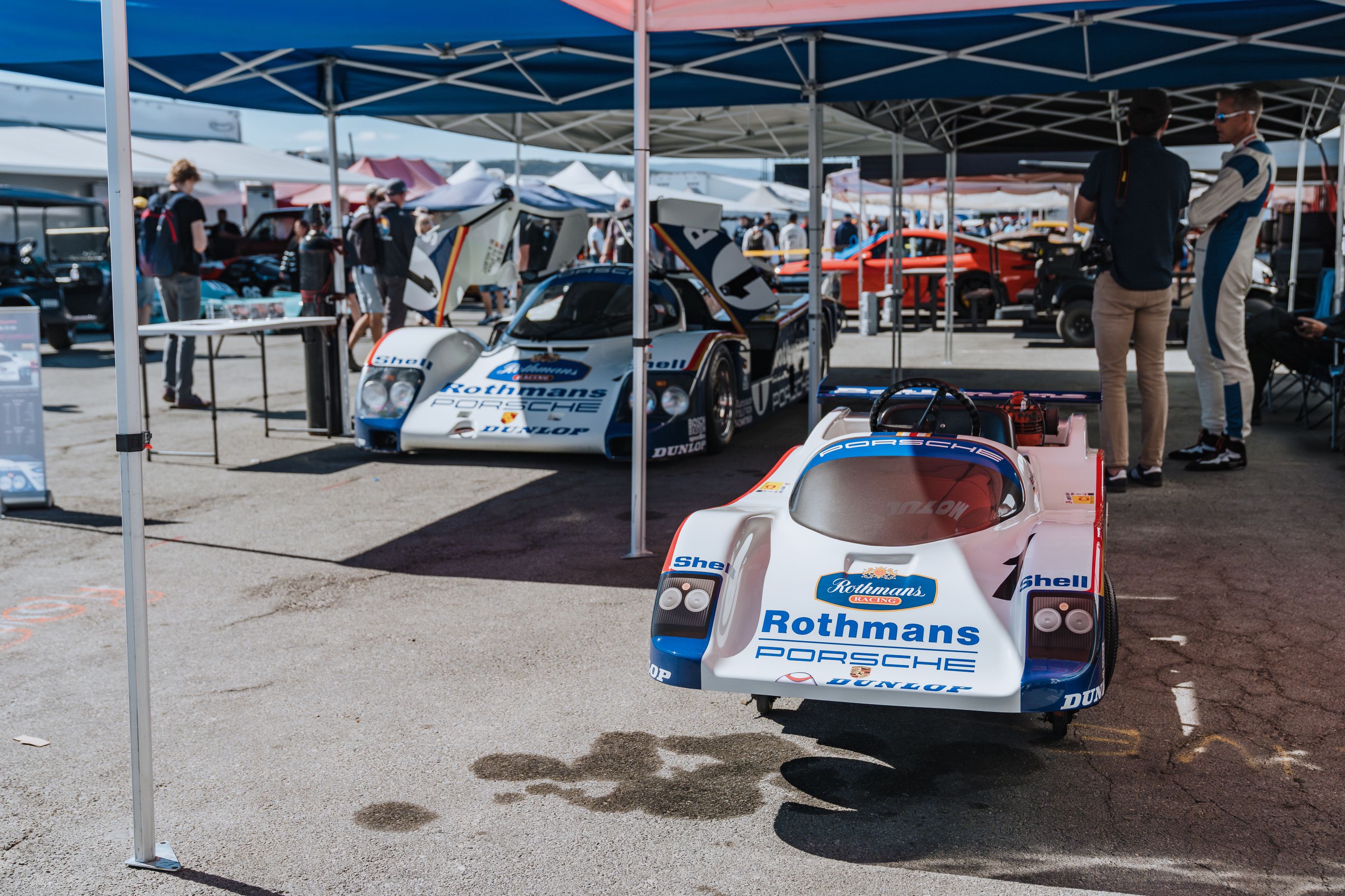White Porsche 911 996 GT2 with 18" EC-7RS Apex wheels in Anthracite