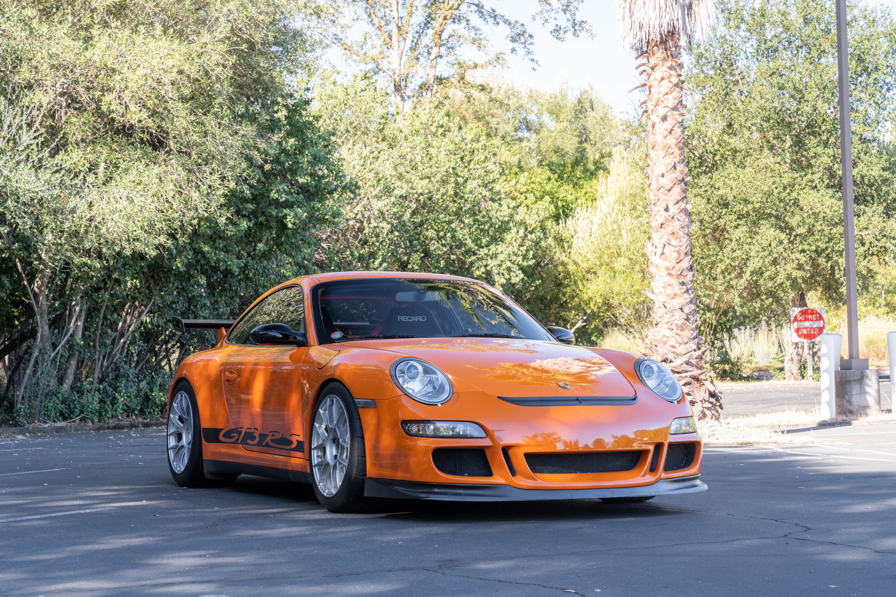 Orange Porsche 911 997 GT3 RS with 18" EC-7RS Apex wheels in Race Silver