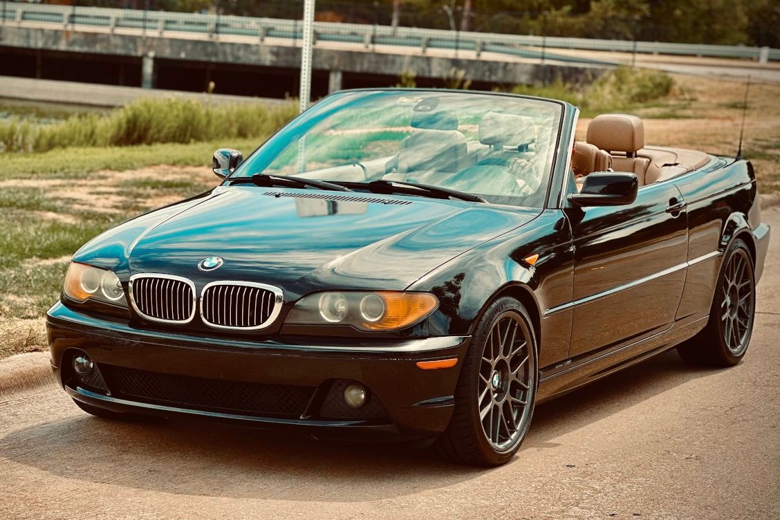 Black BMW E46 3 Series with 18" ARC-8 Apex wheels in Anthracite