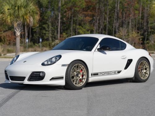 White Porsche Cayman - EC-7RS in Motorsport Gold