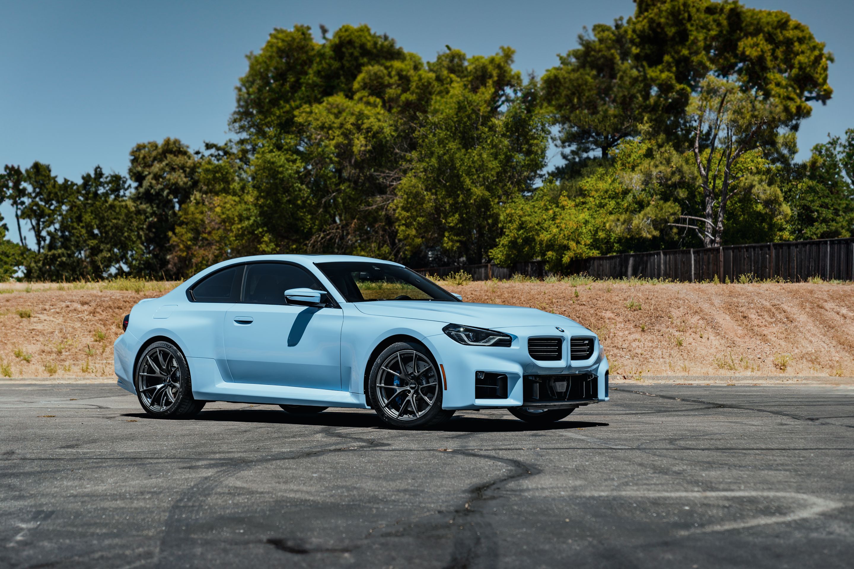 Blue BMW G87 M2 with 19"/20" VS-5RS Apex wheels in Anthracite