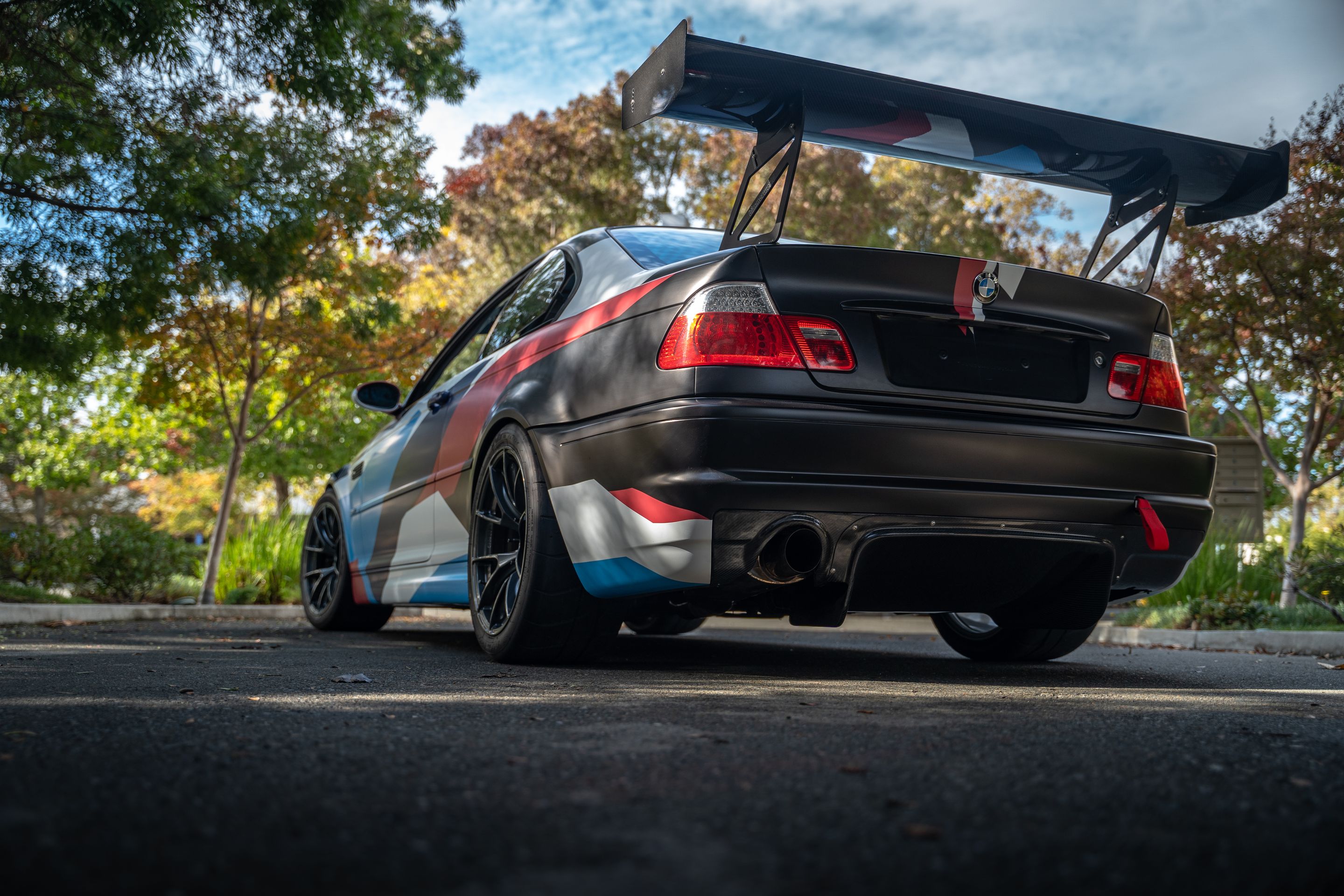 Multicolor BMW E46 M3 with 18" VS-5RS Apex wheels in Anthracite