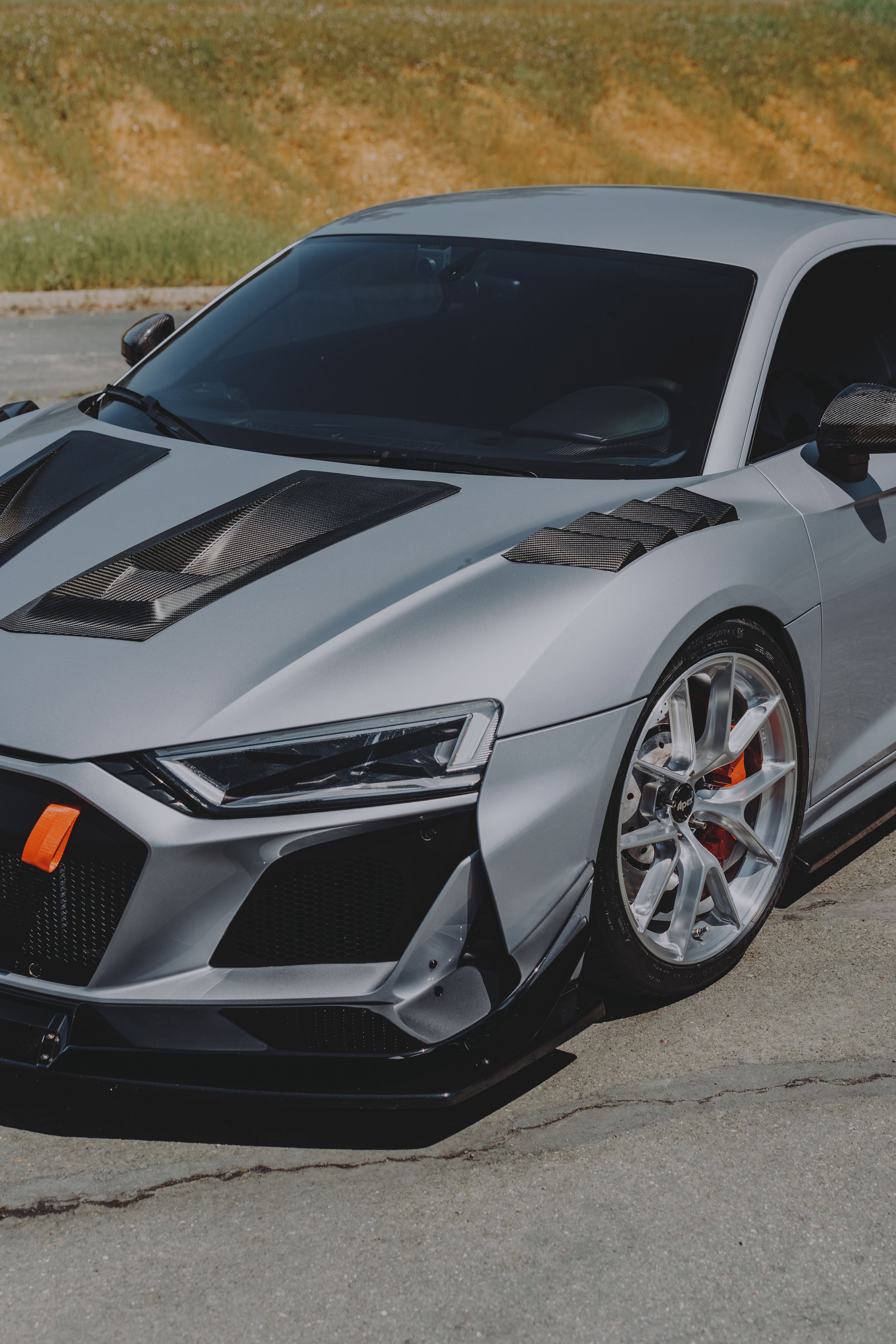 Silver Audi Gen 2 R8 with 19"/20" VS-5RS Apex wheels in Brushed Clear