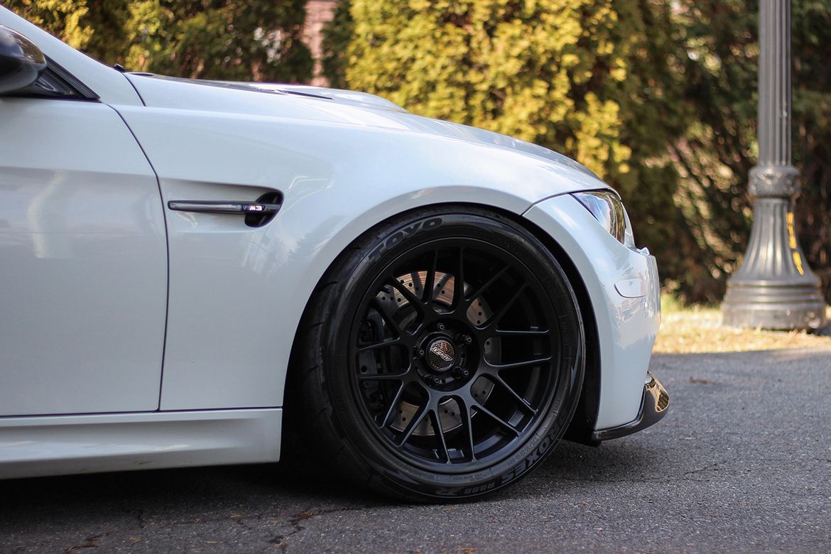 White BMW E92 Coupe M3 with 18" ARC-8 Apex wheels in Satin Black