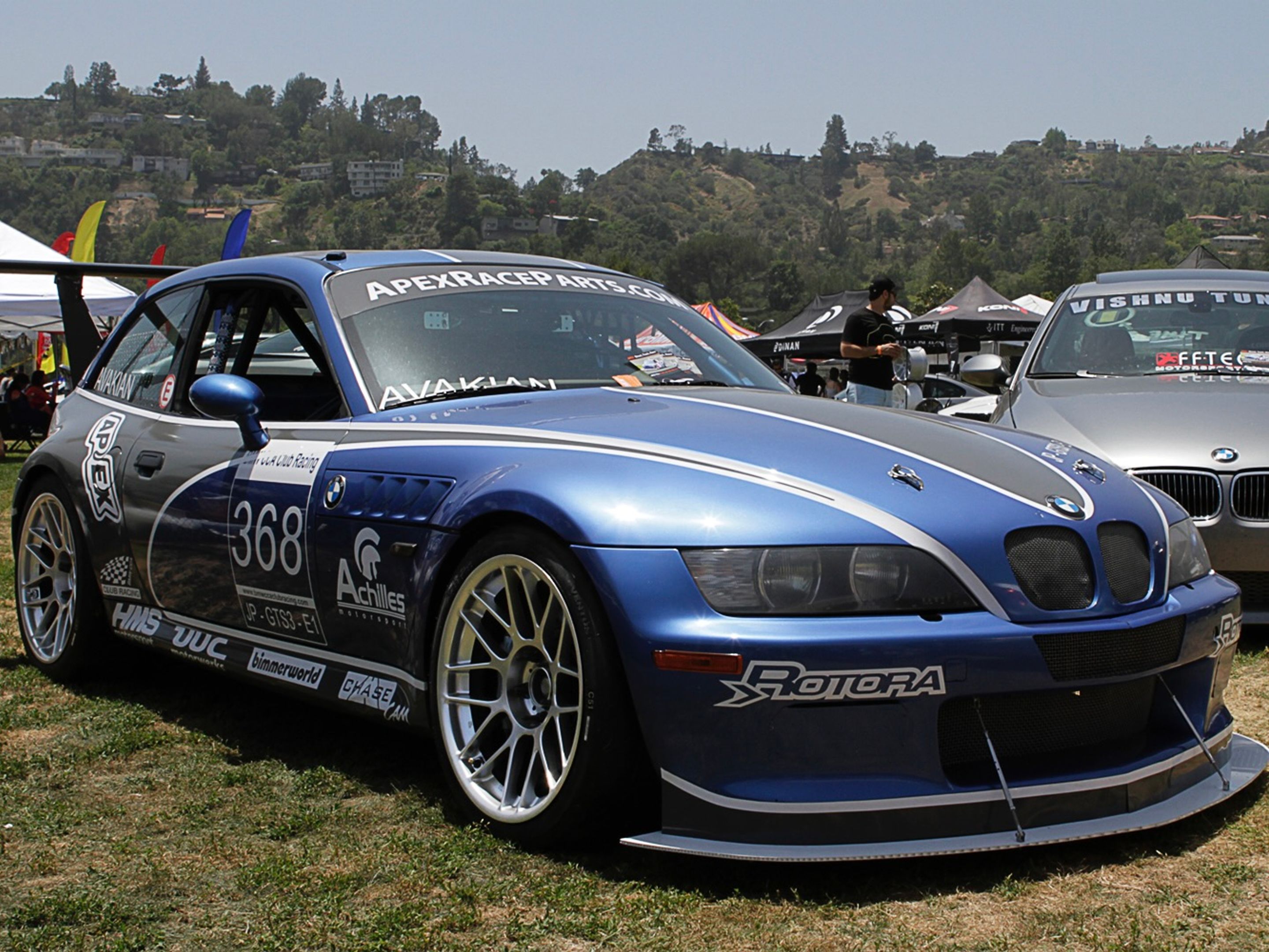 Race Livery BMW E36/8 Coupe Z3 with 18" ARC-8 Apex wheels in Hyper Silver